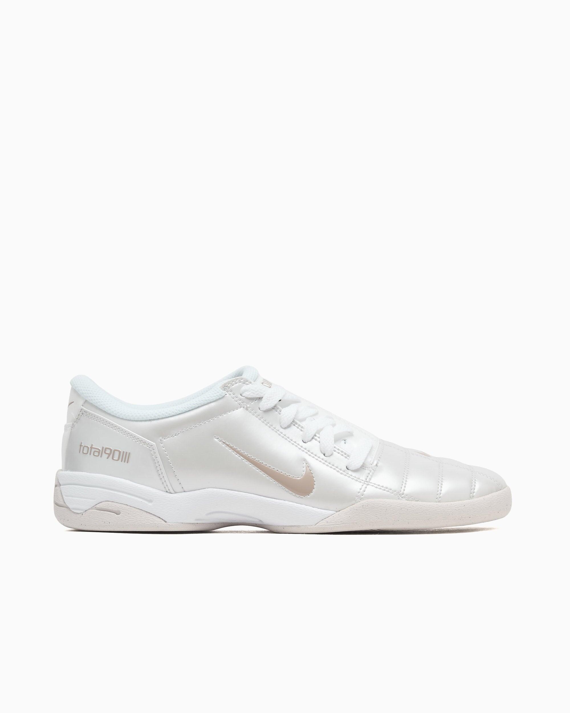 Nike Total 90 III Photon Dust football boots | Decathlon