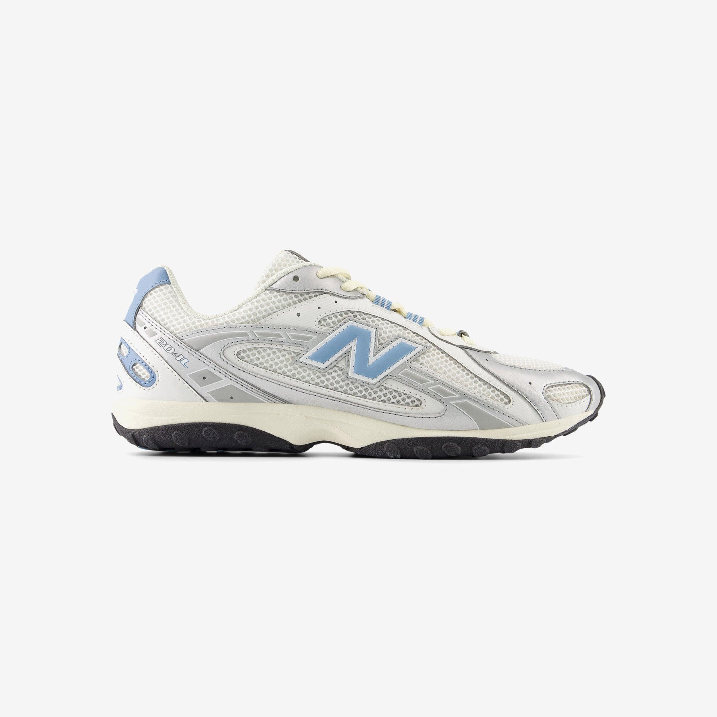 NEW BALANCE picture