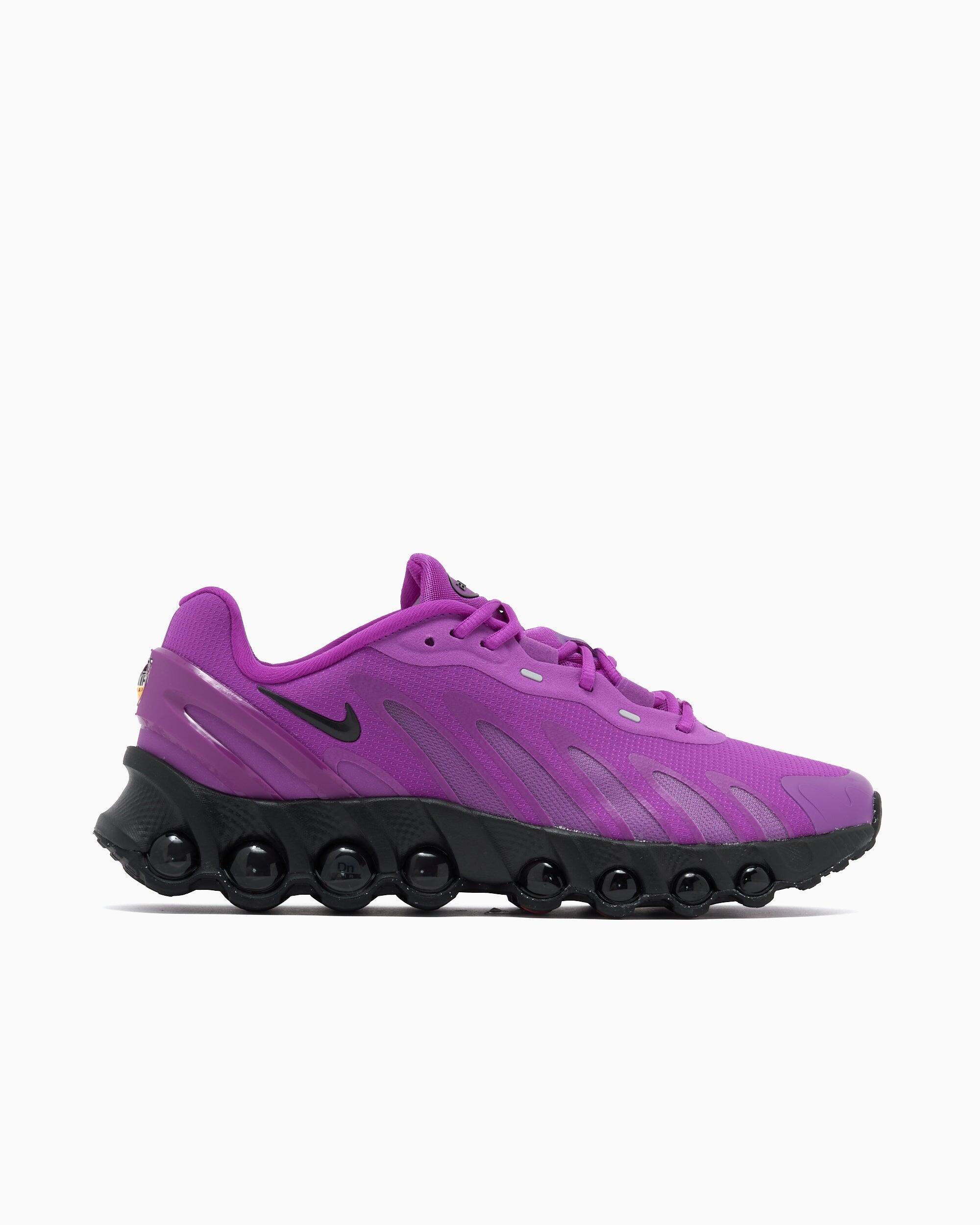 NIKE picture