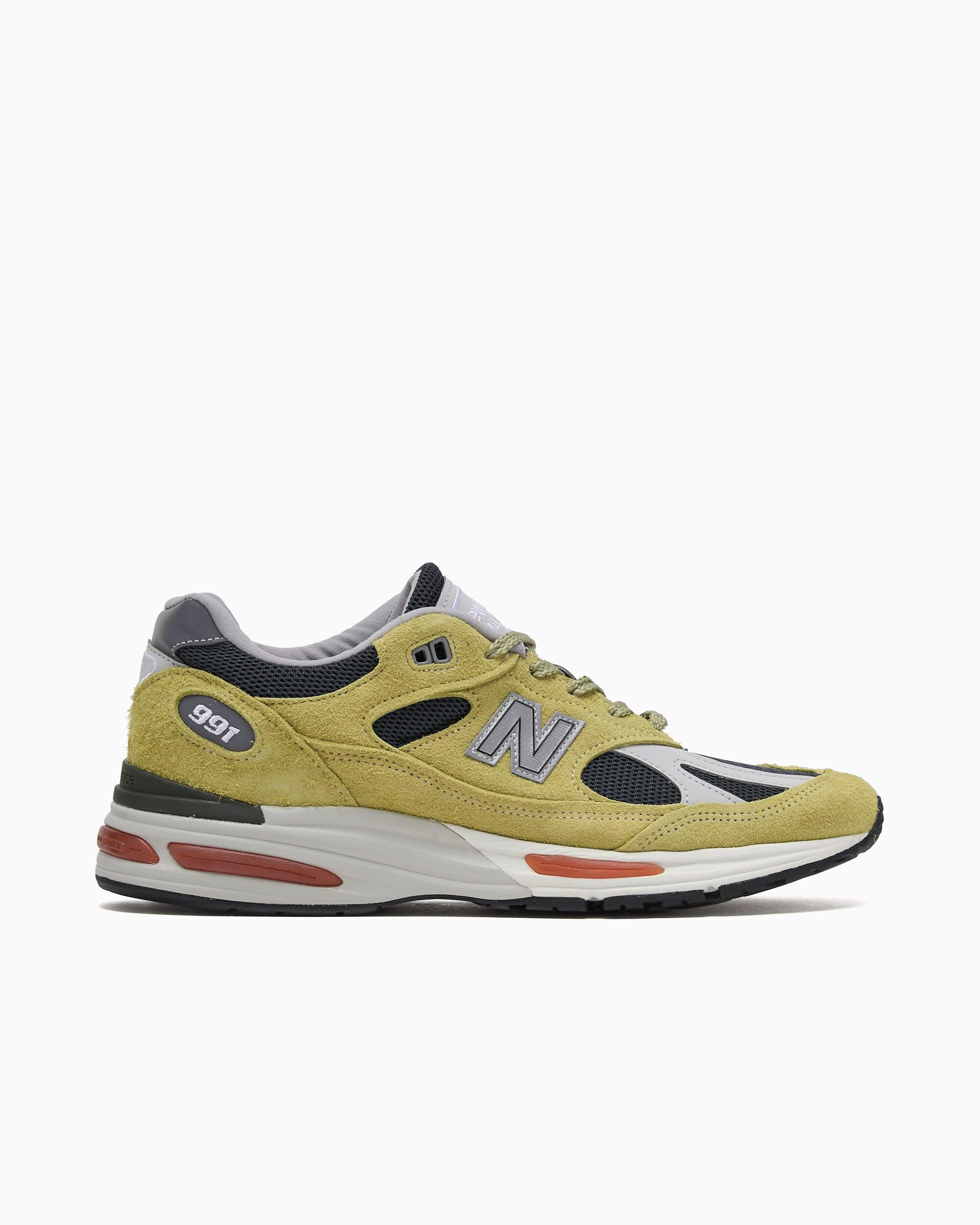 NEW BALANCE picture