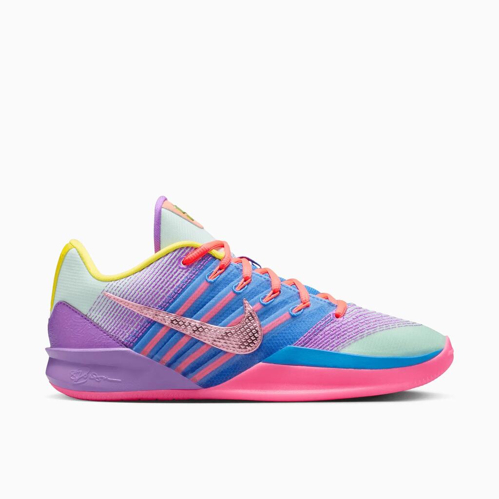 Nike Women's Sabrina 3 What the? - printed low shoes, Igloo
