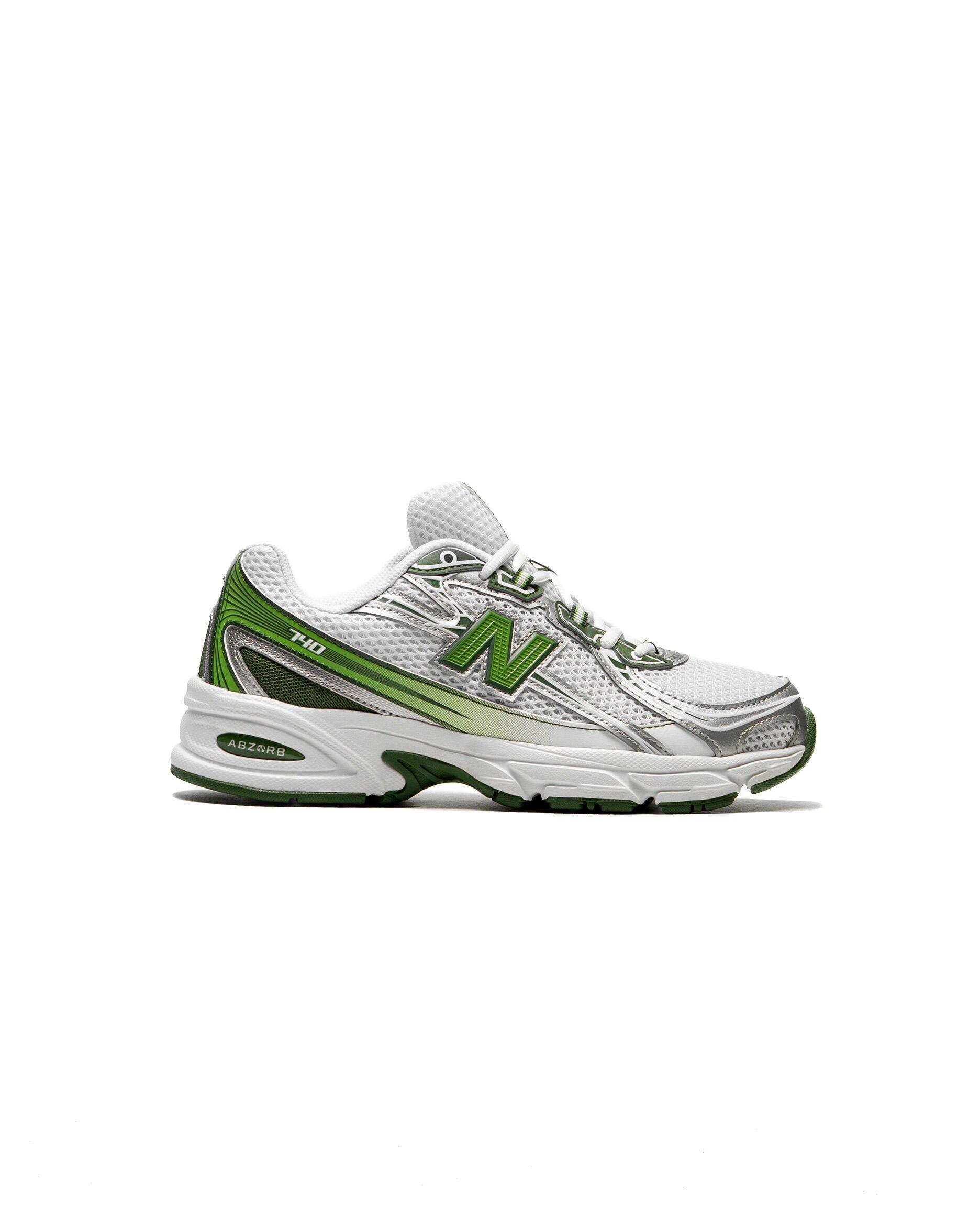 NEW BALANCE picture
