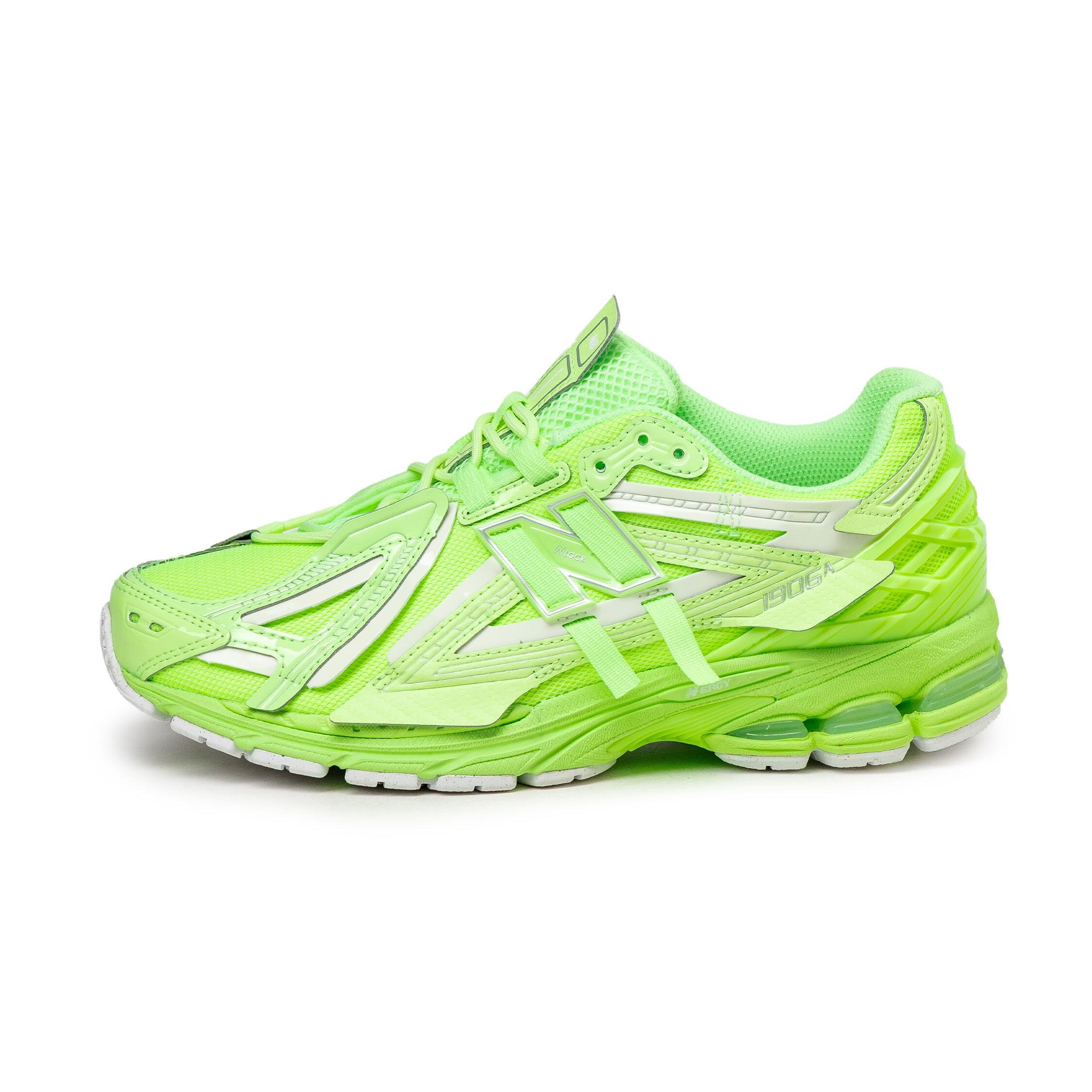 NEW BALANCE picture
