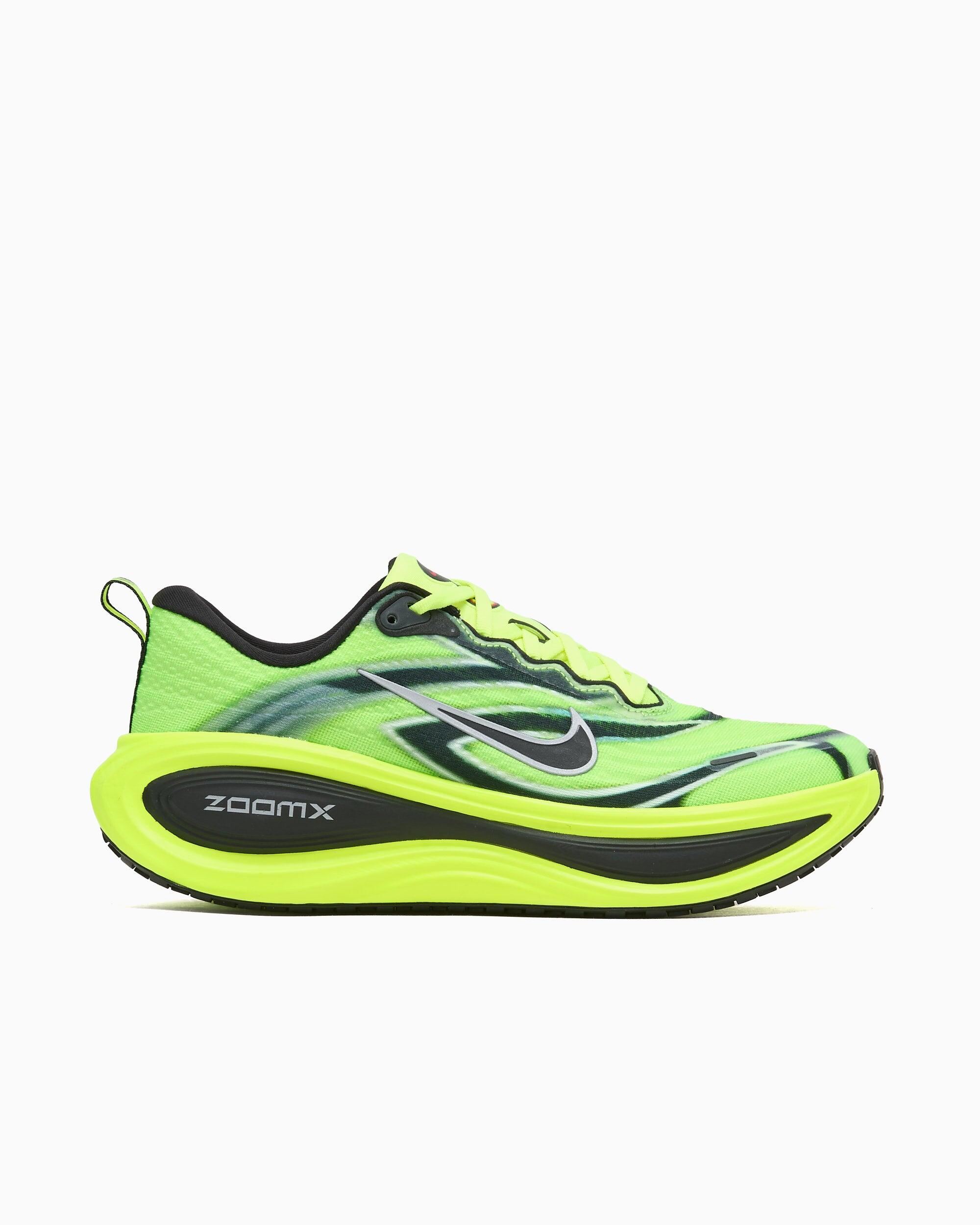 NIKE picture