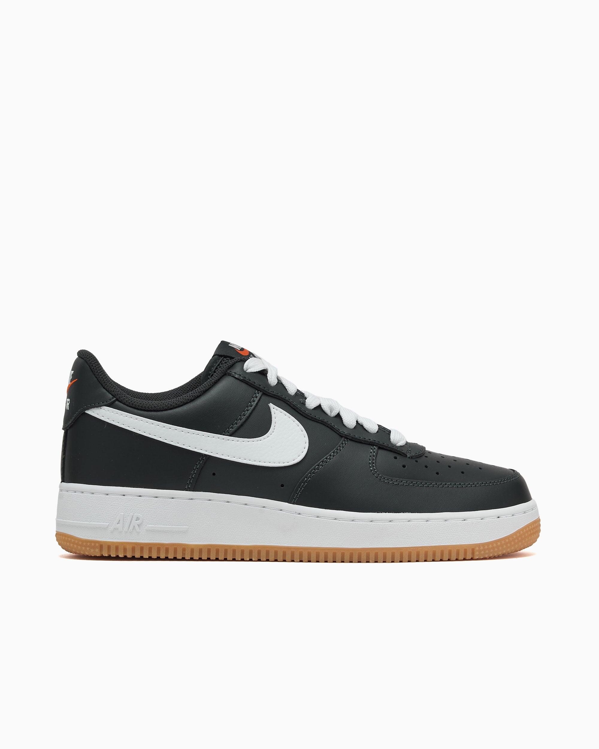 NIKE picture
