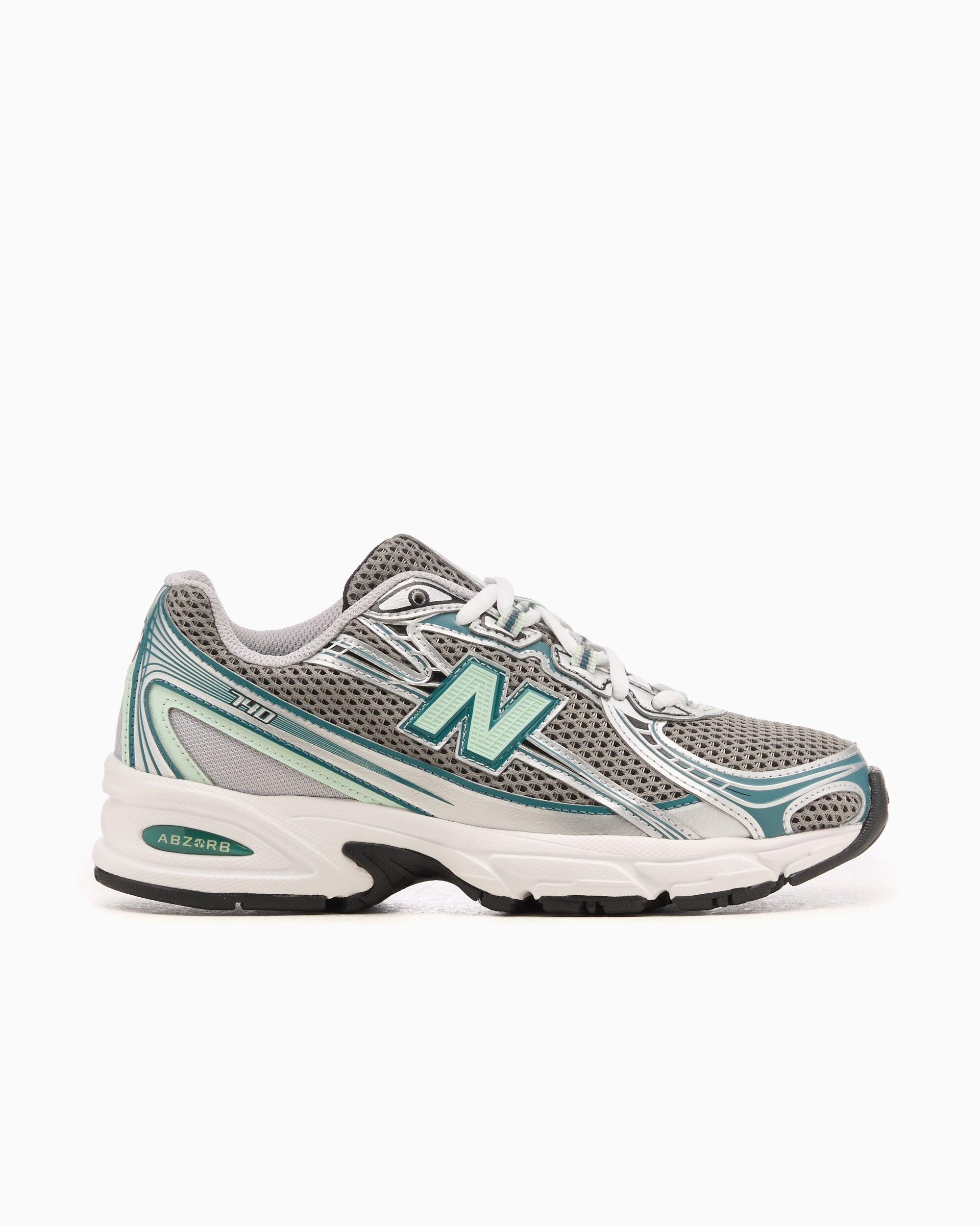NEW BALANCE picture
