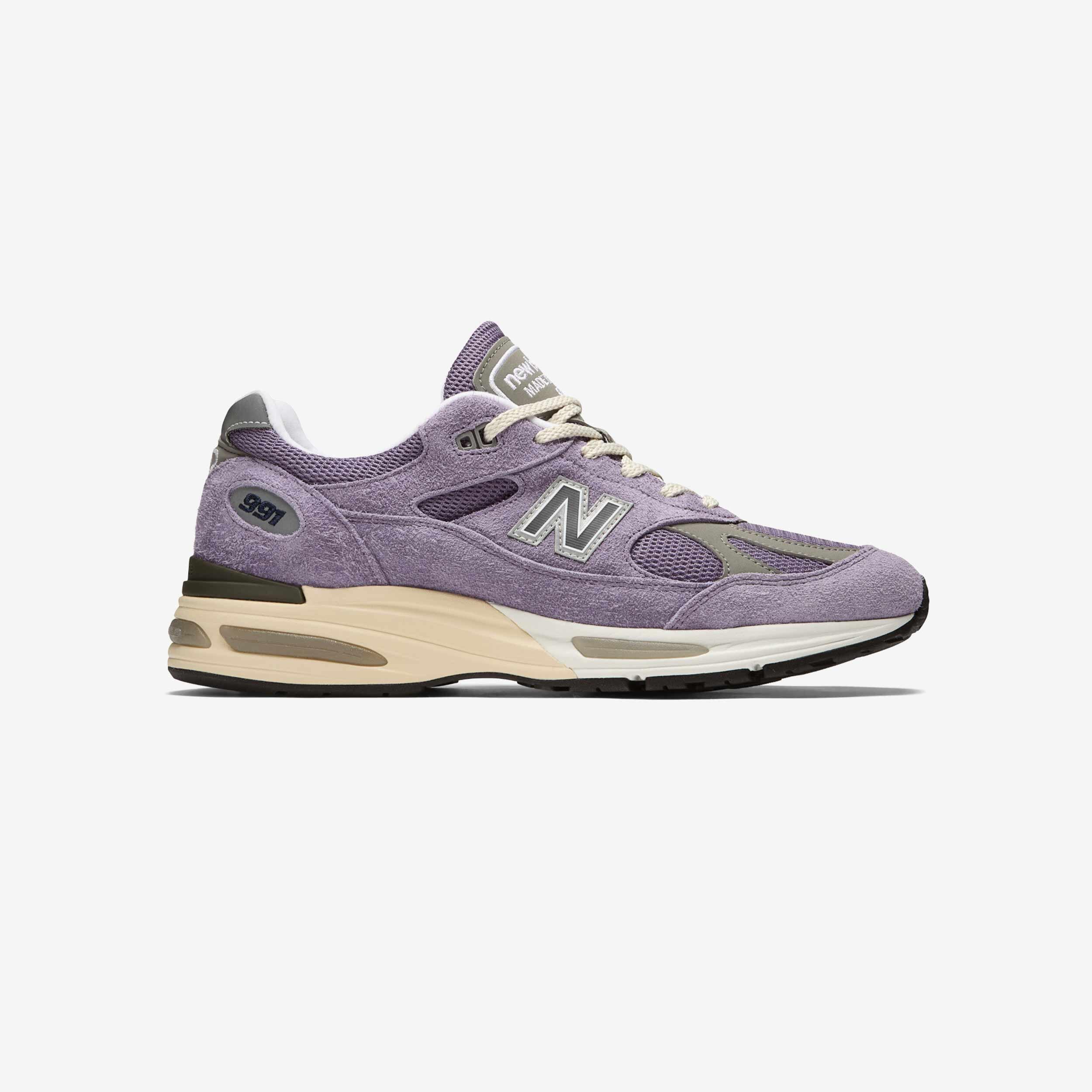 NEW BALANCE picture