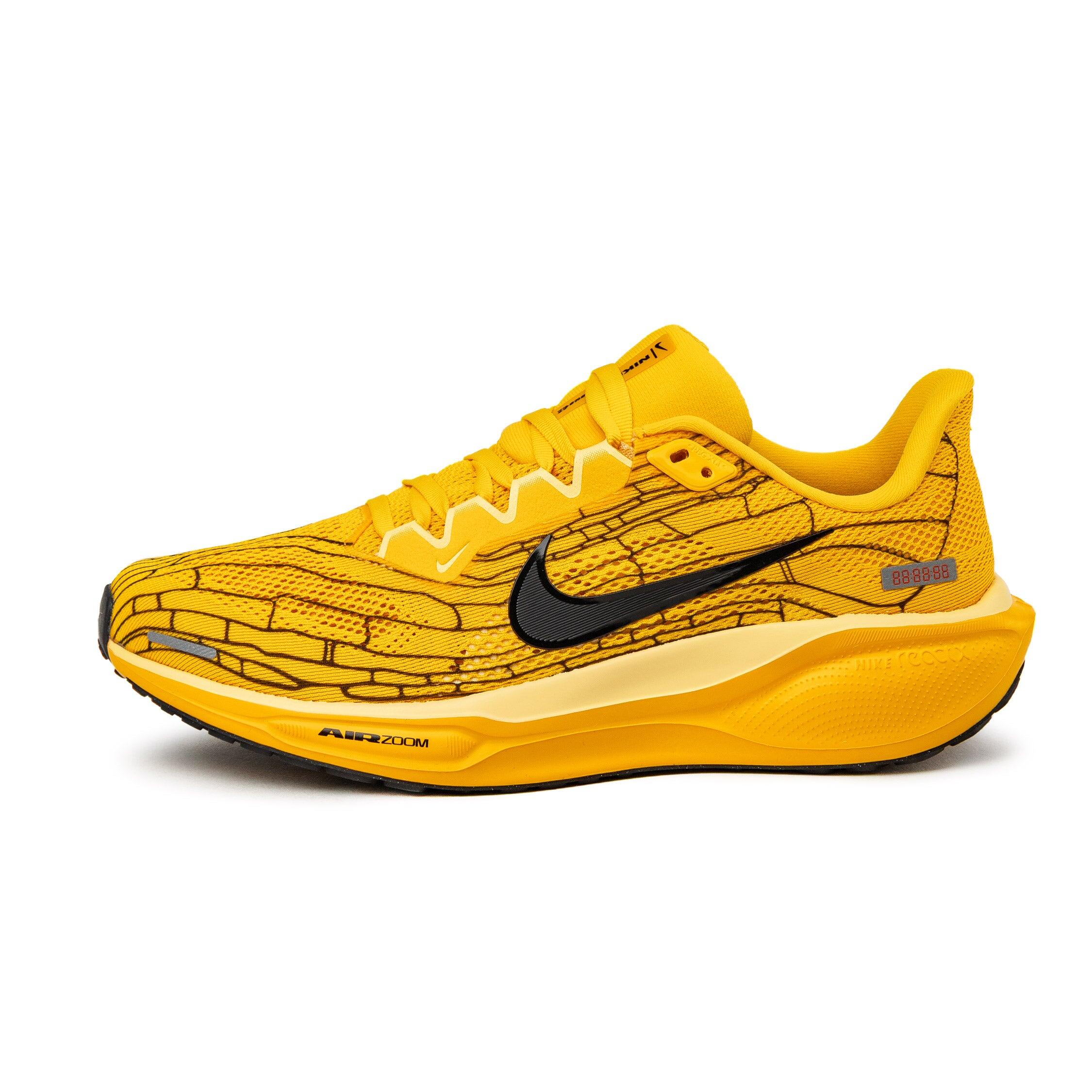 Nike Air Zoom Pegasus 41 SP Mayfly University Gold / Black / Soft Yellow 1/2