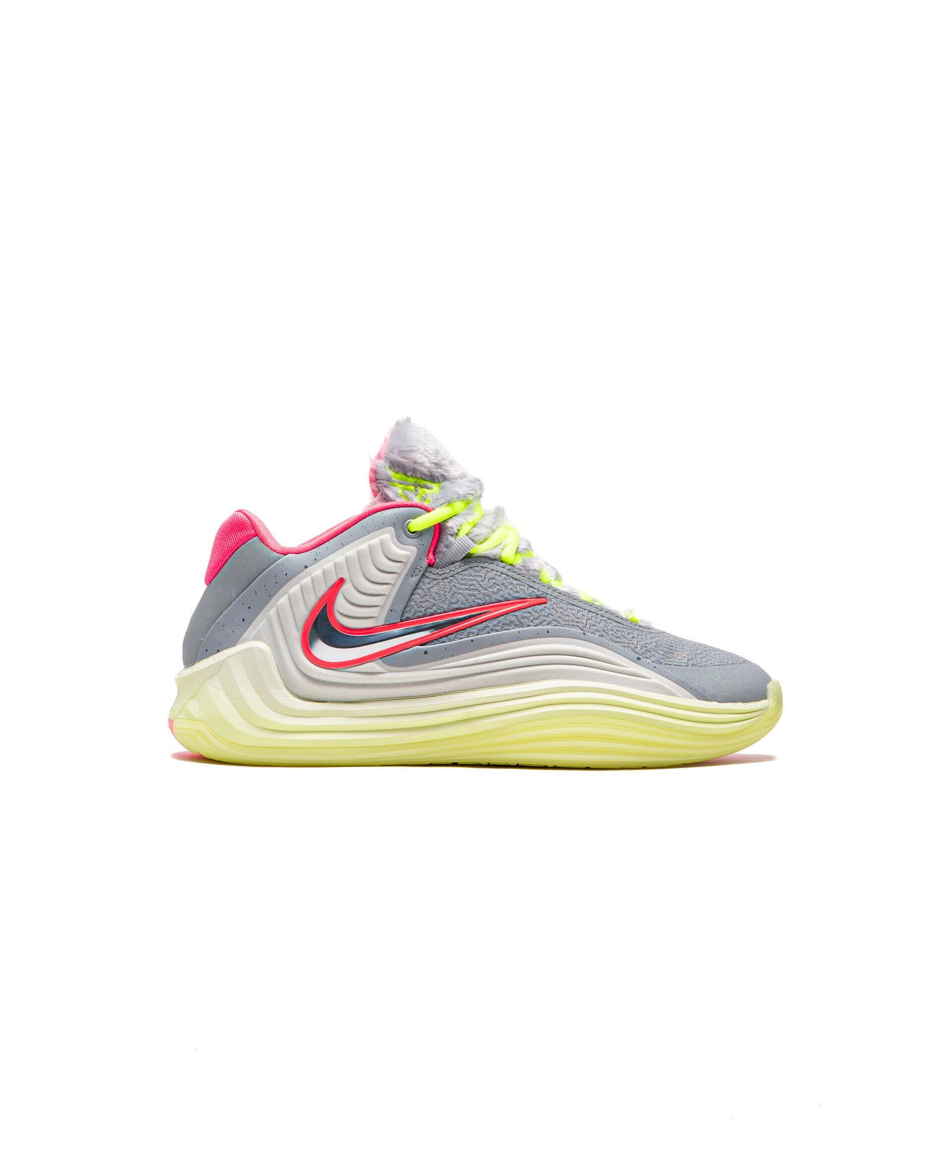 NIKE picture