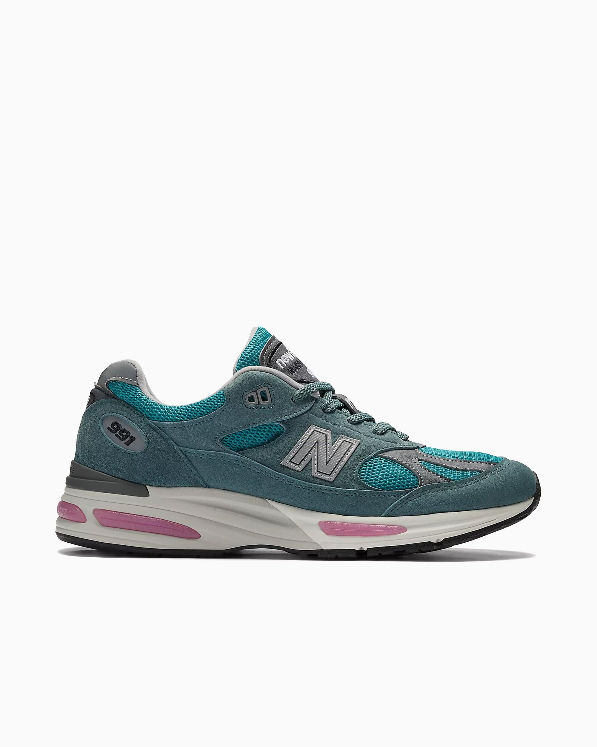 NEW BALANCE picture
