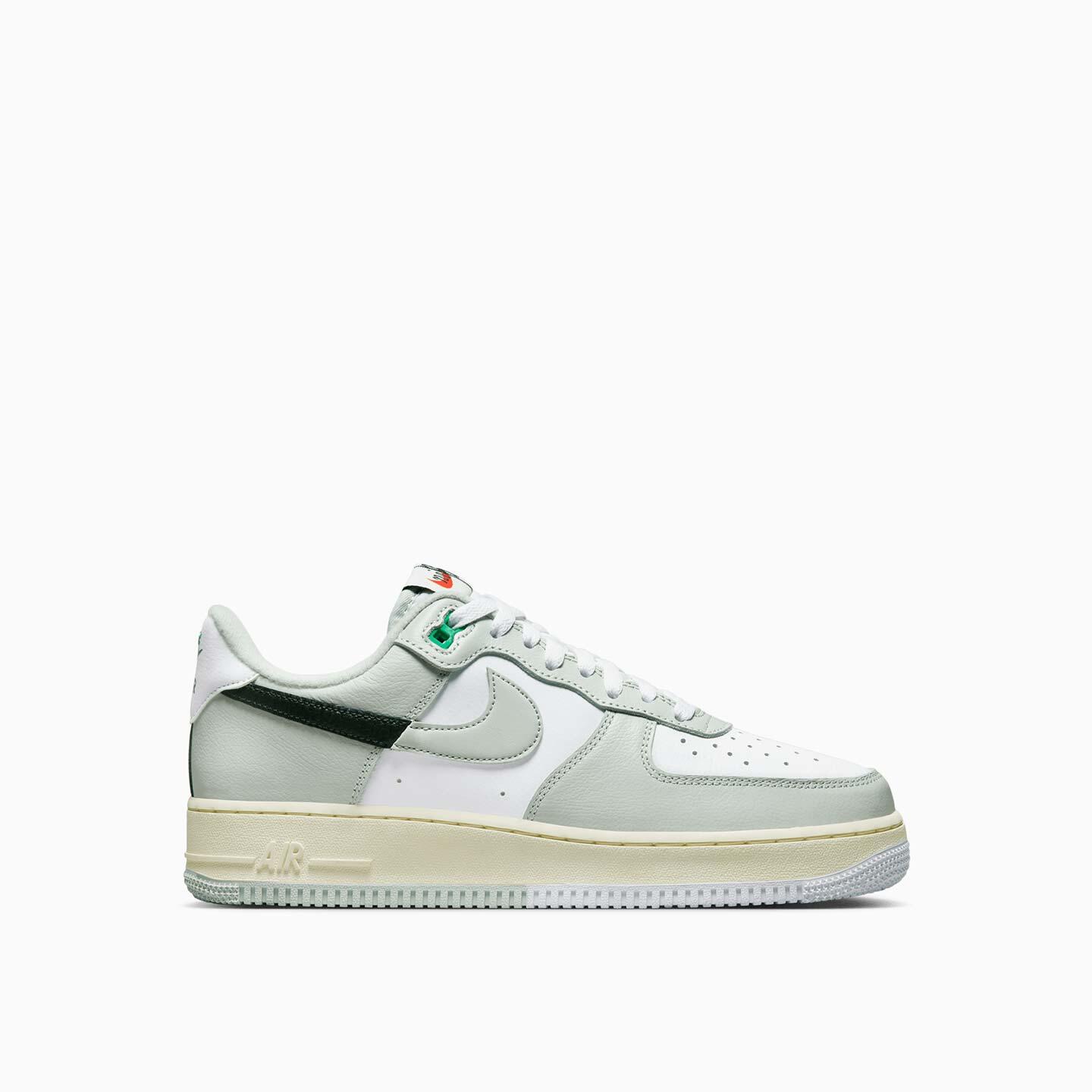 NIKE picture
