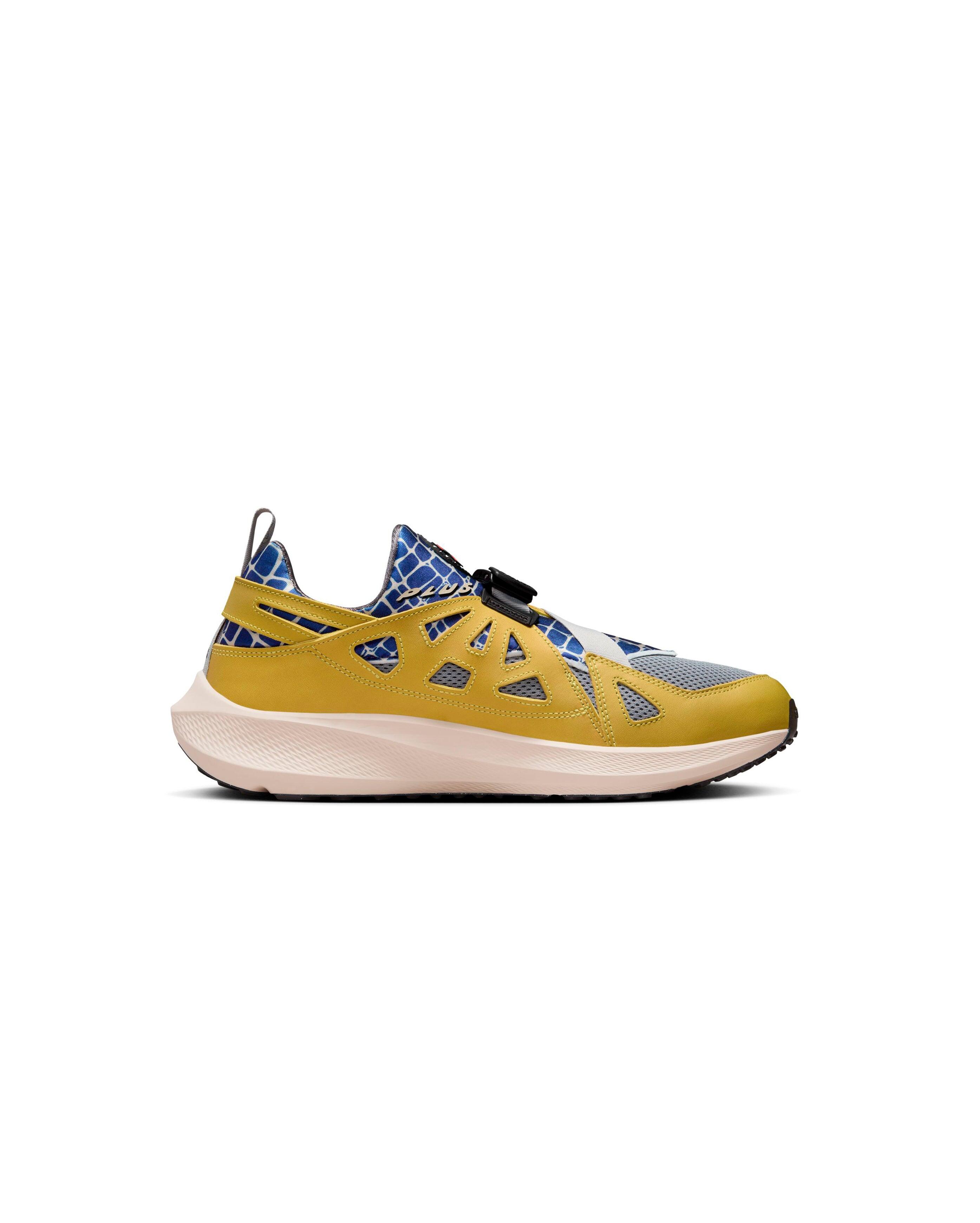 NIKE picture
