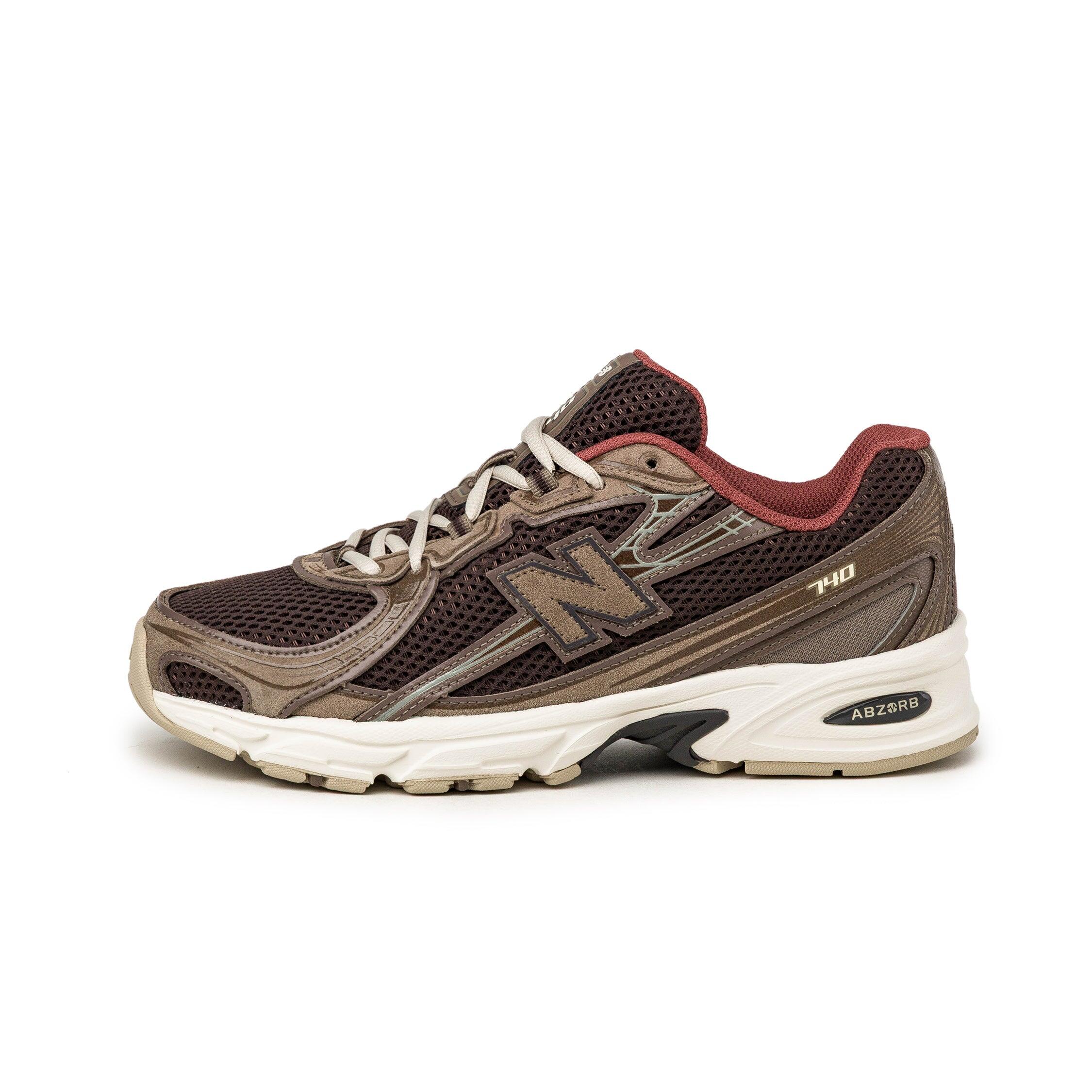 NEW BALANCE picture