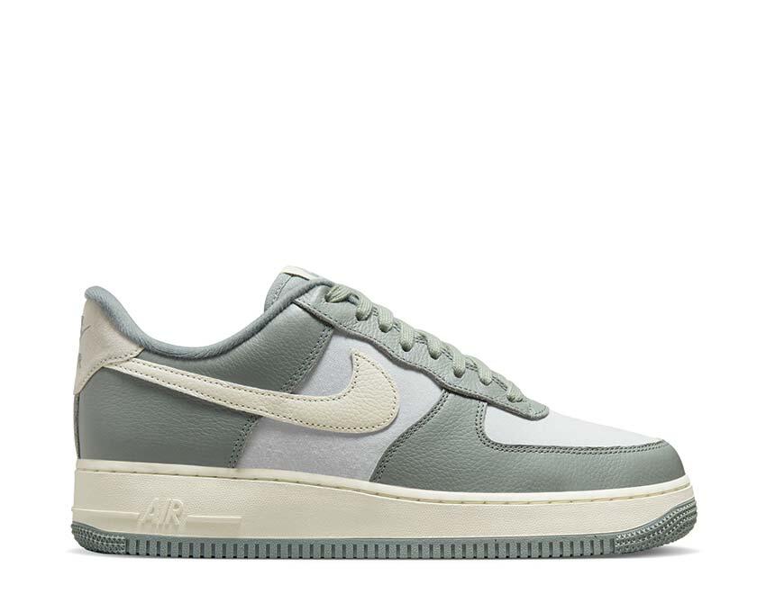 NIKE picture