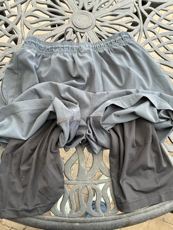 Tussen Particulieren - Adidas 2 in 1 shorts maat L 2/2