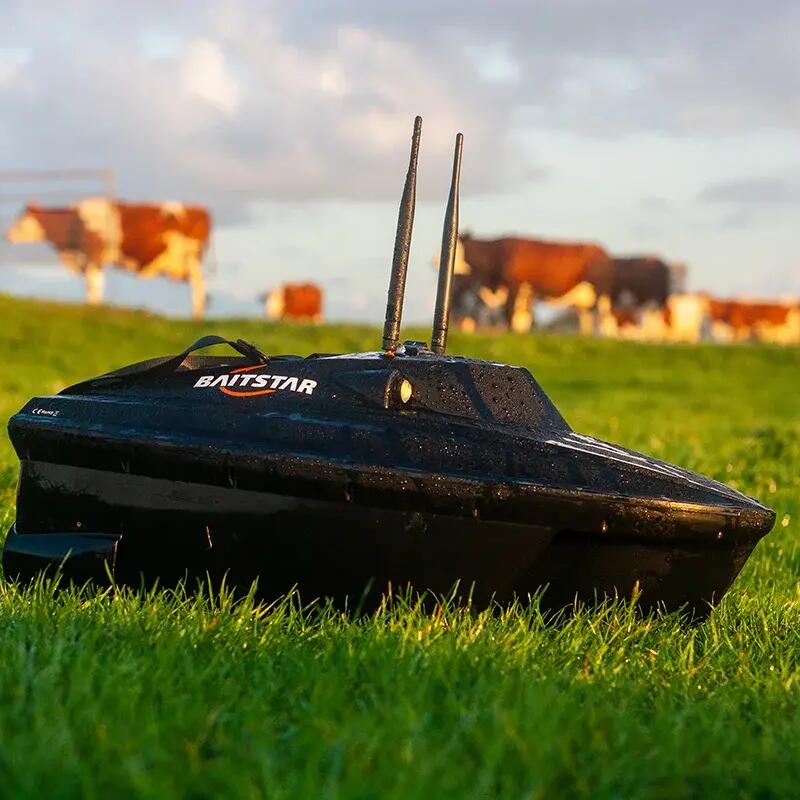 BaitStar Xpert AllinOne baitboat with GPS and Chirp+ sonar