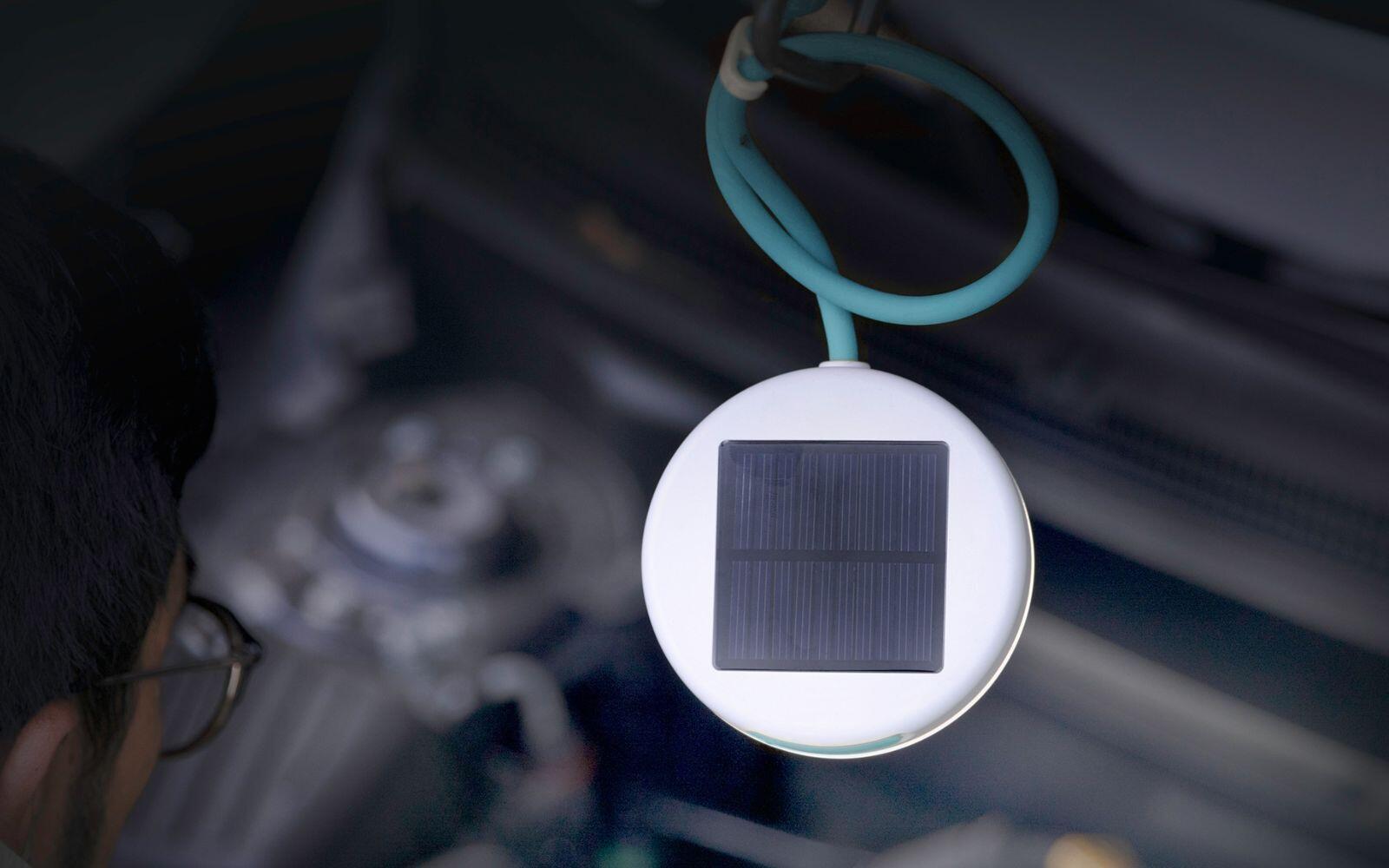 Lanterne solaire flexible 3‑en‑1 Biolite Flexlight – 40 lumens, rechargeable USB 7/7