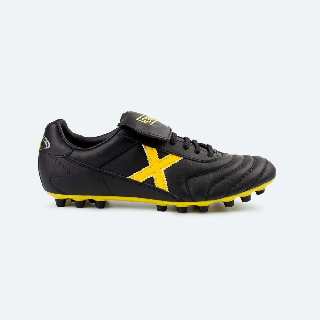 Soccer boots Munich model 2150309 for man