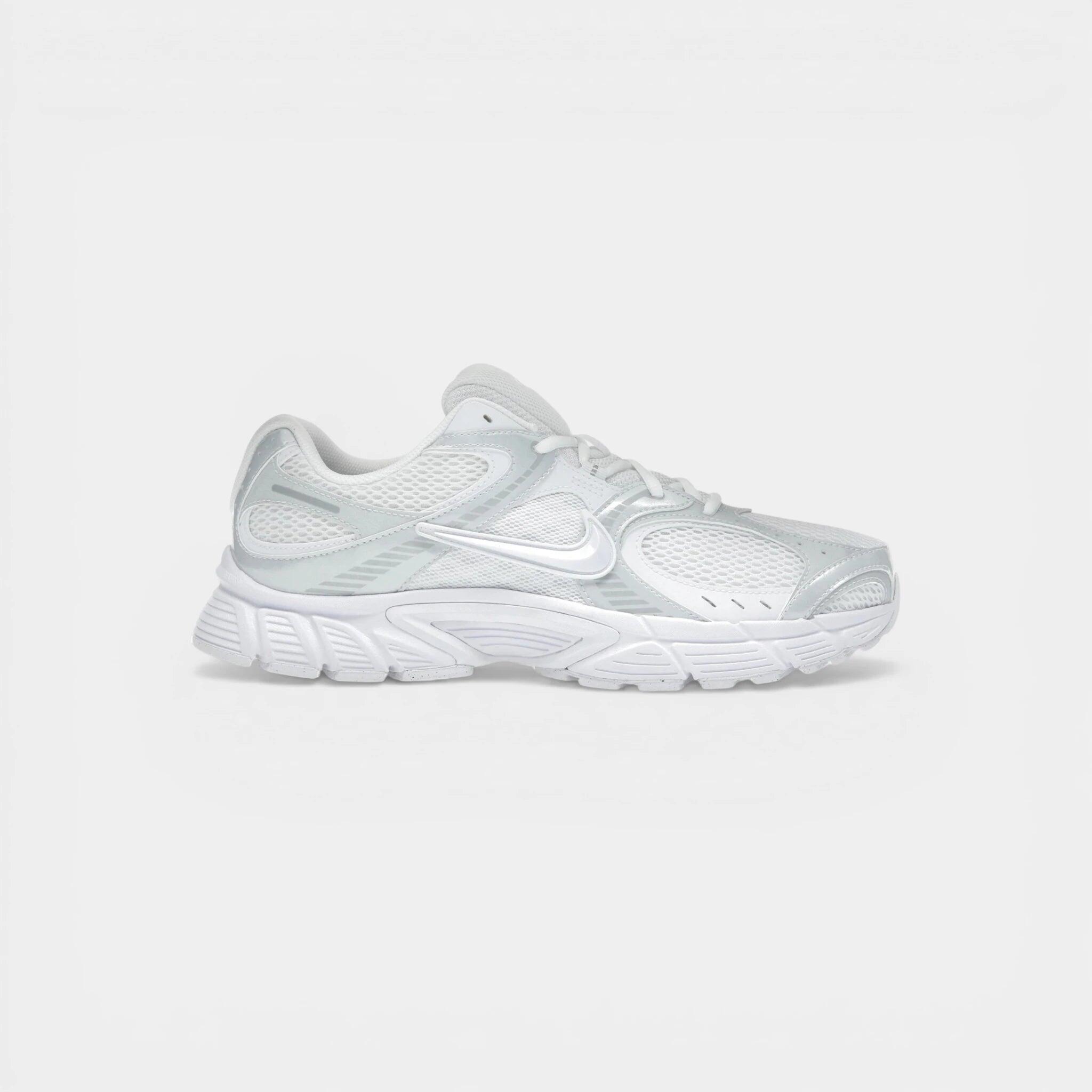 Nike V5 RNR White Black Metallic Silver (Women's) 1/5