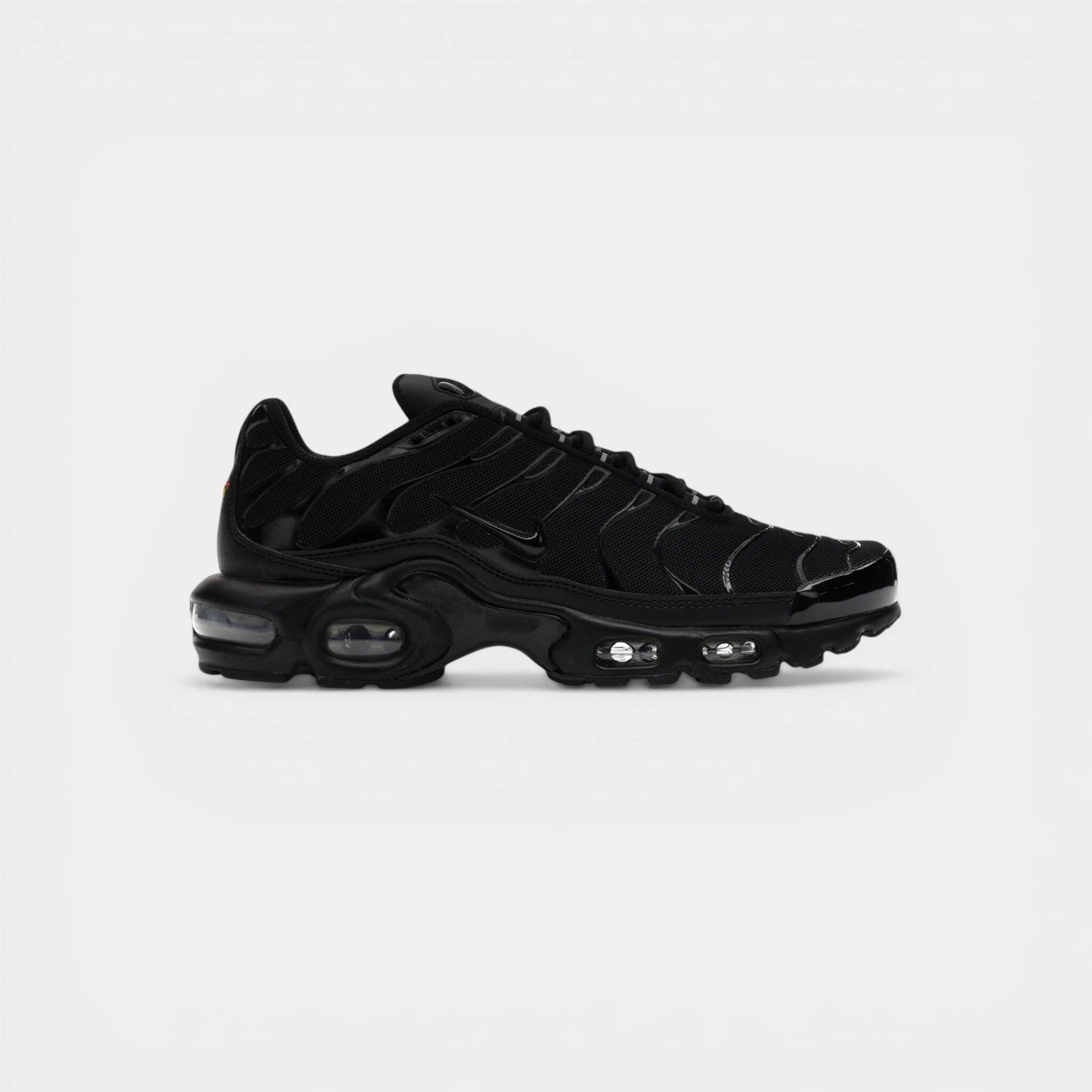 Nike Air Max Plus Triple Black (Women's) 1/4