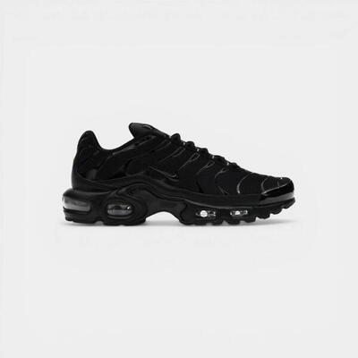Nike air max plus triple black (women's)