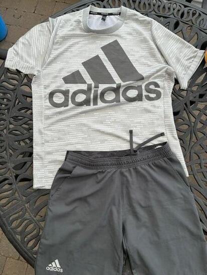Entre Particuliers - Ensemble tennis Short M + 2 Tshirt Adidas L