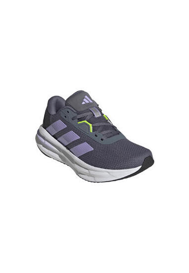 Chaussures de course Adidas modèle JP6591 pour femmes