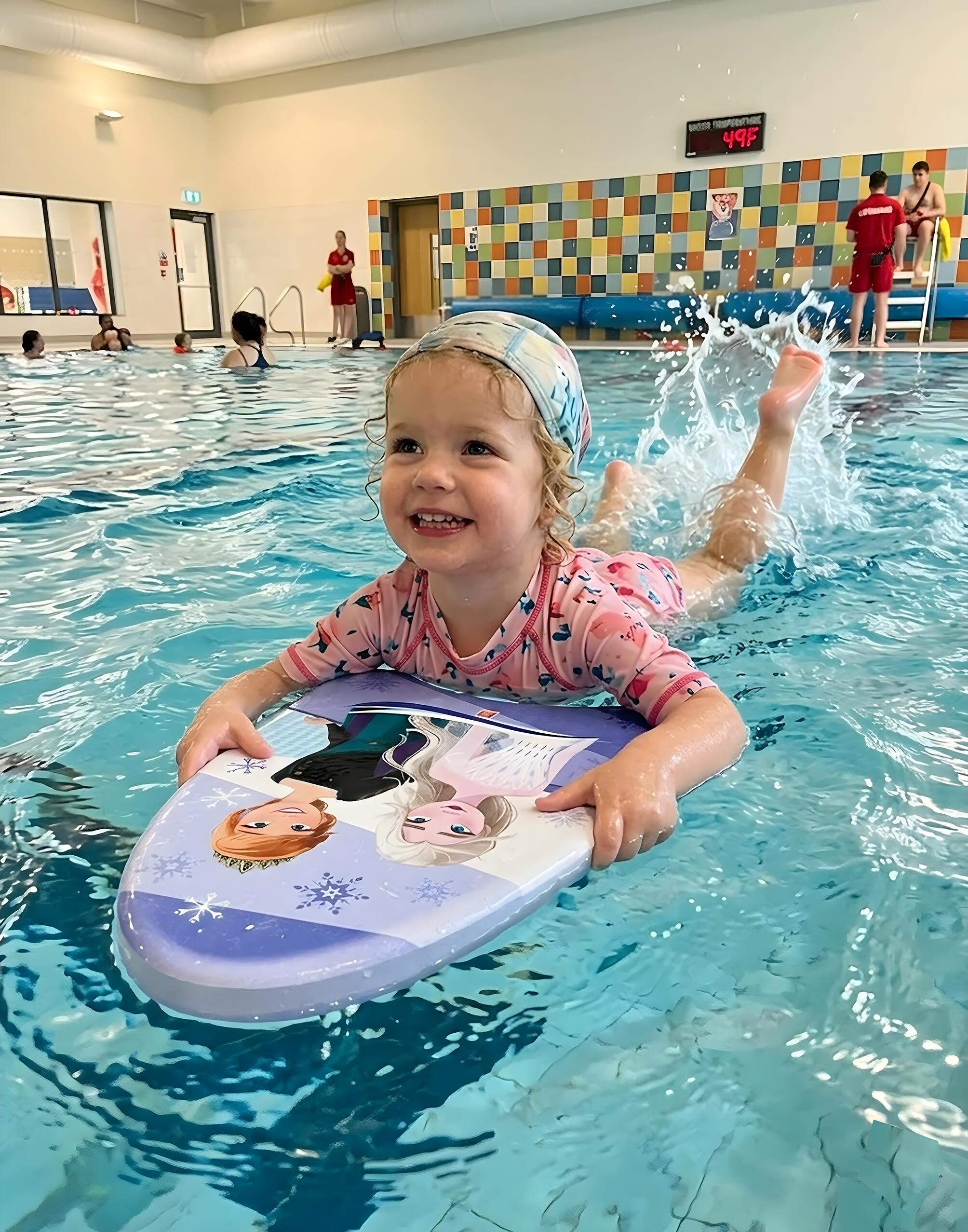 Mondo Kickboard Frozen Elsa & Anna 31x41 cm 2/2