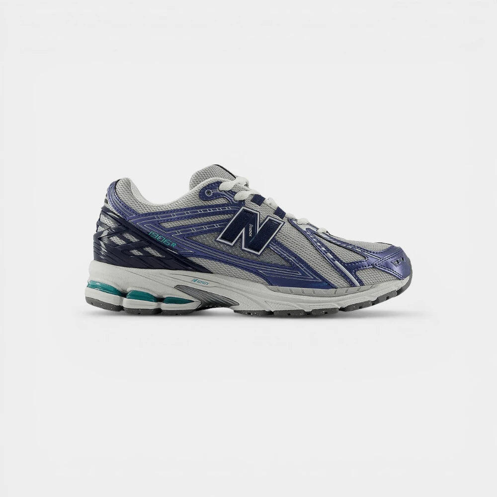 NEW BALANCE picture