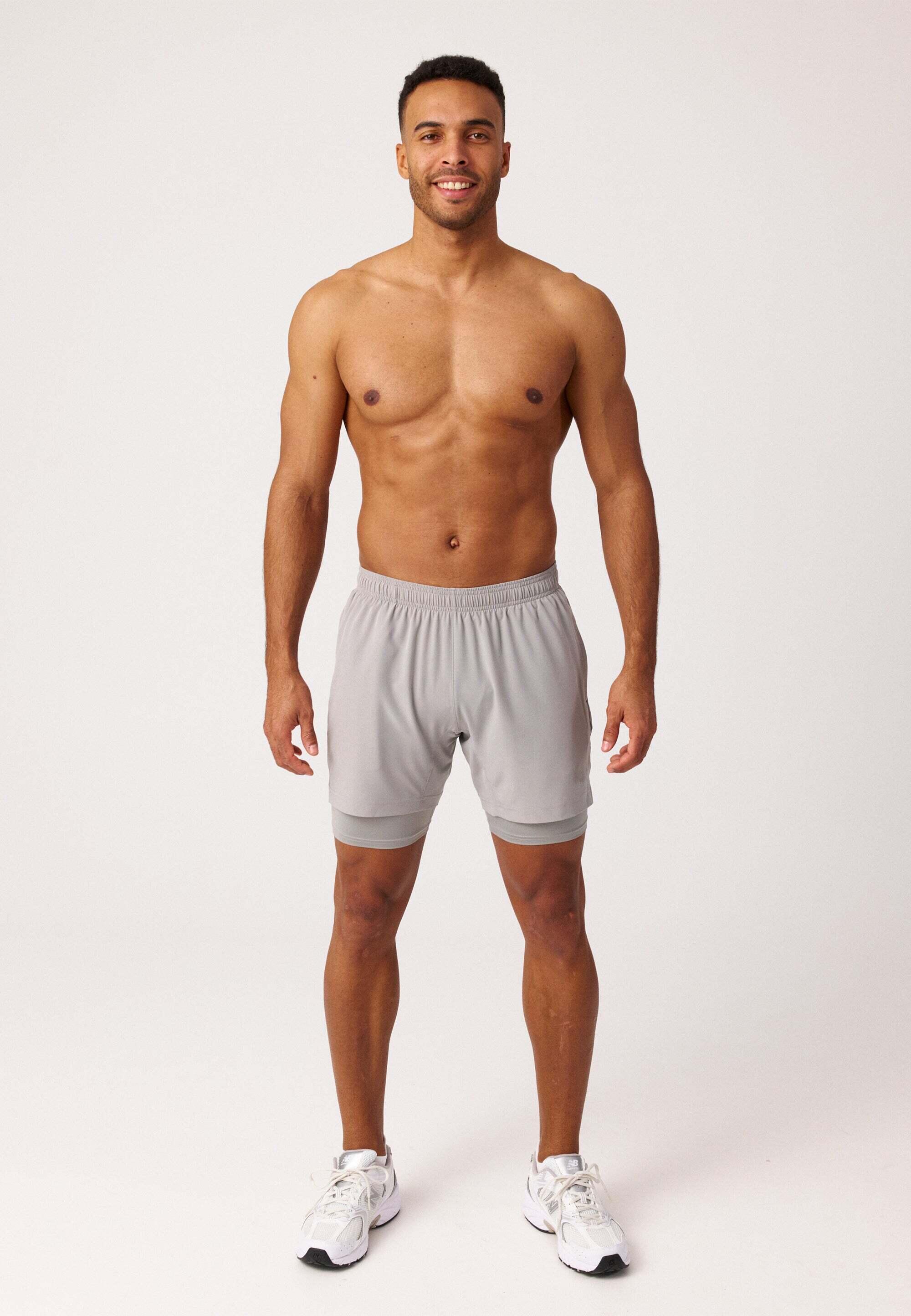 2 IN 1 SHORTS HERREN 2/4