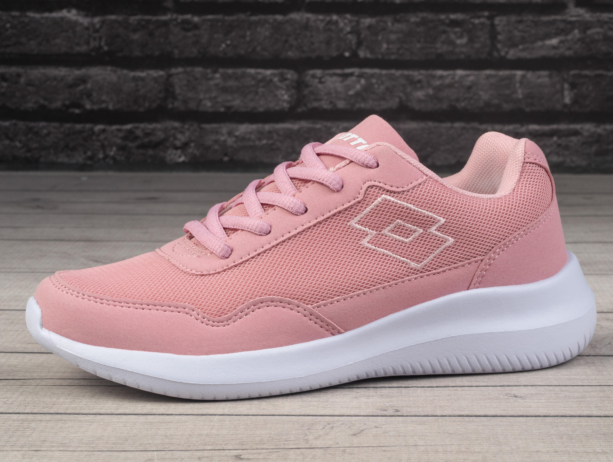 Buty damskie sportowe Lotto CONNECT TO 3/6