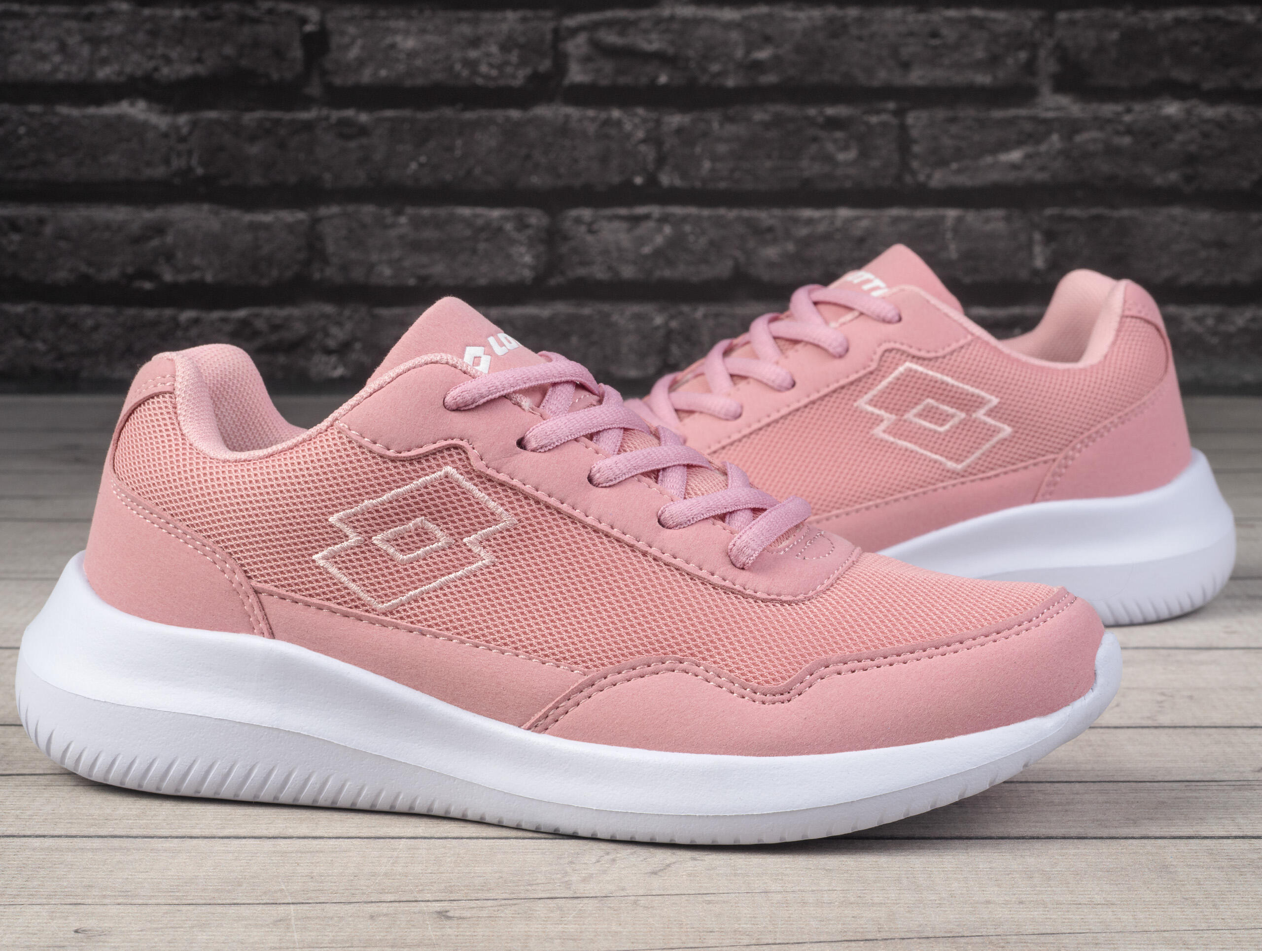 Buty damskie sportowe Lotto CONNECT TO