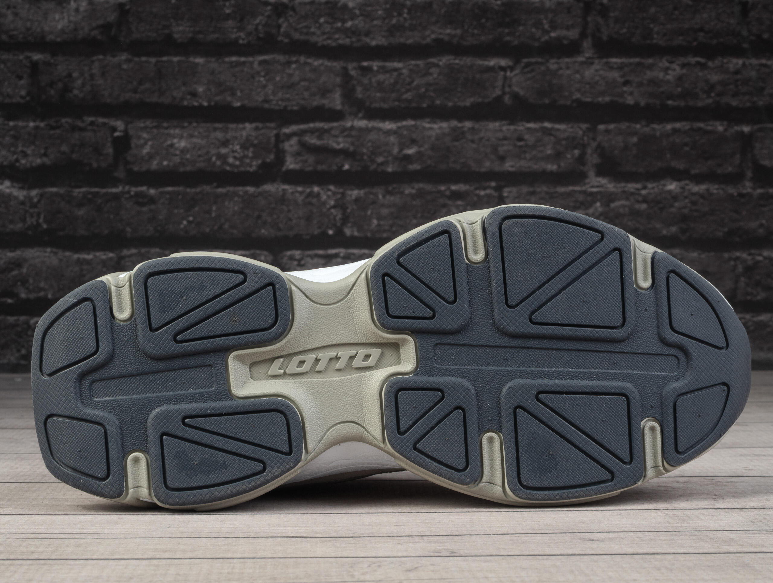 Buty  sneakersy męskie sportowe Lotto WANY 3/4
