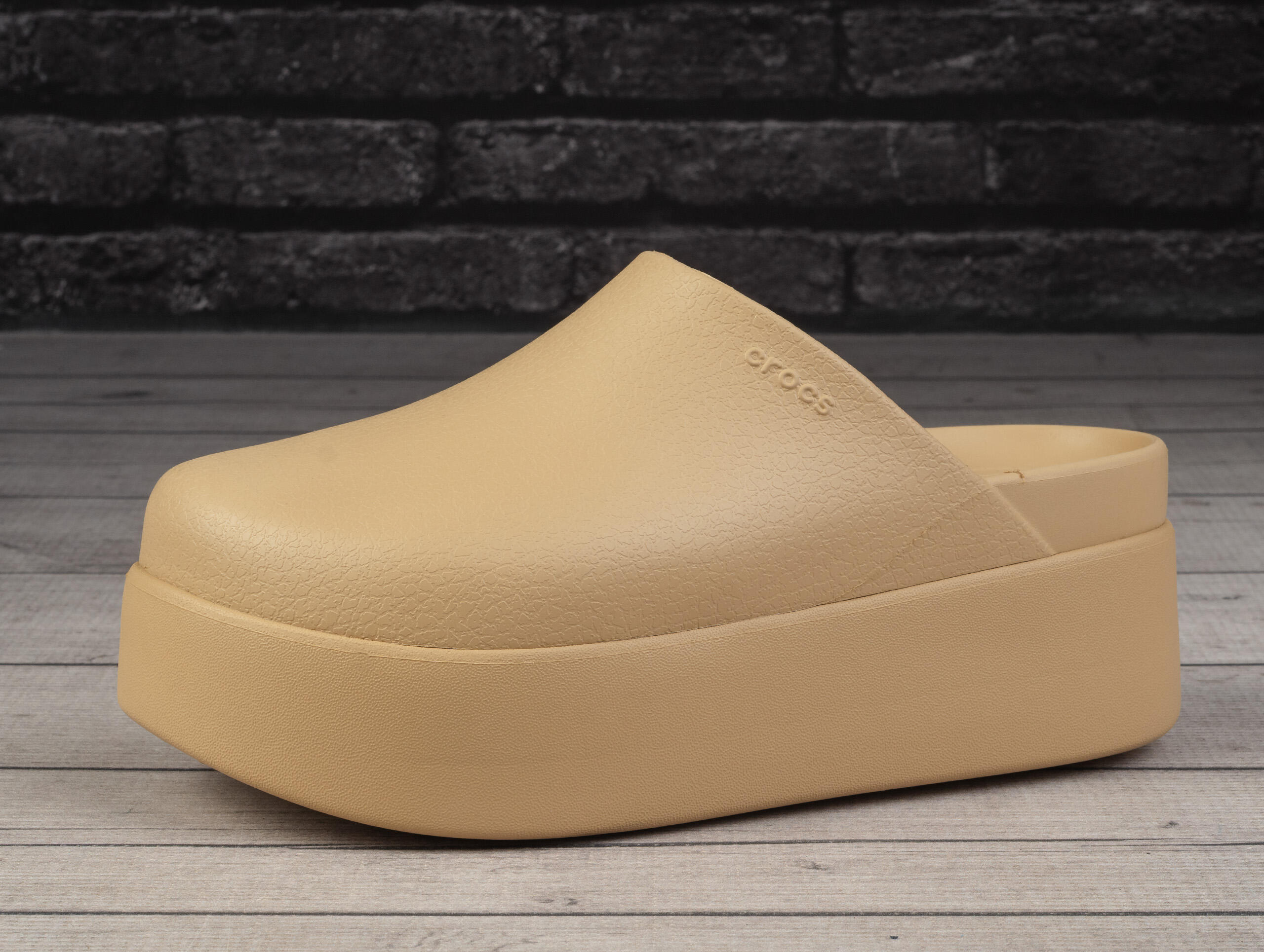 Klapki damskie Crocs DYLAN PLATFORM CLOG 3/6