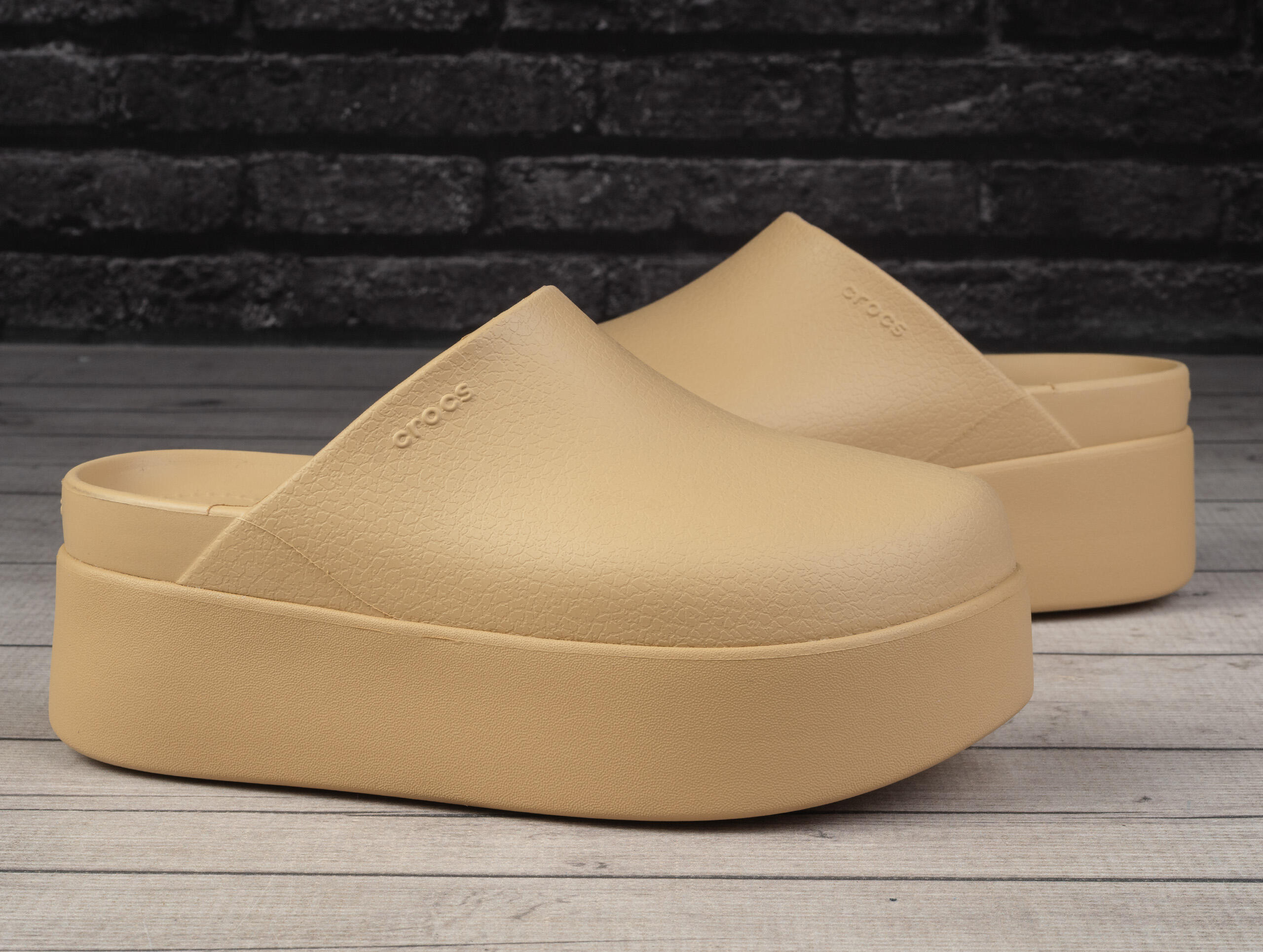Klapki damskie Crocs DYLAN PLATFORM CLOG 2/6