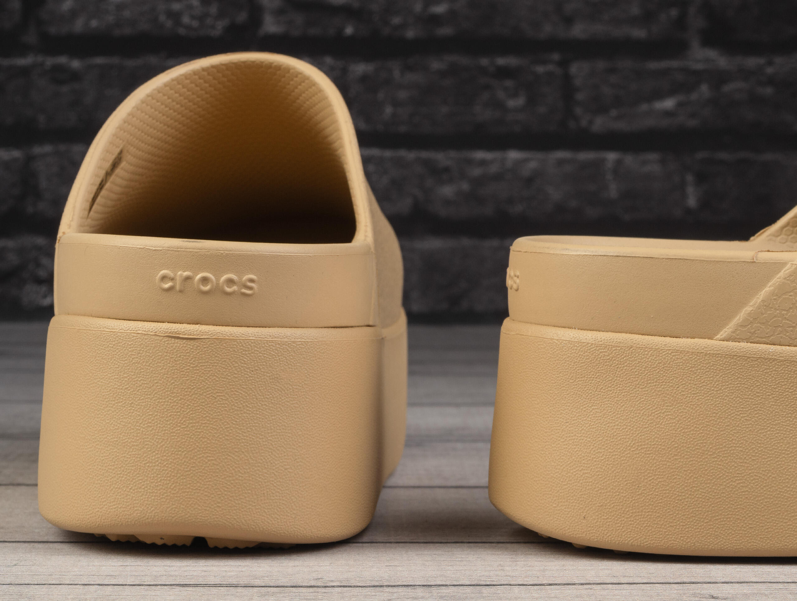 Klapki damskie Crocs DYLAN PLATFORM CLOG 4/6