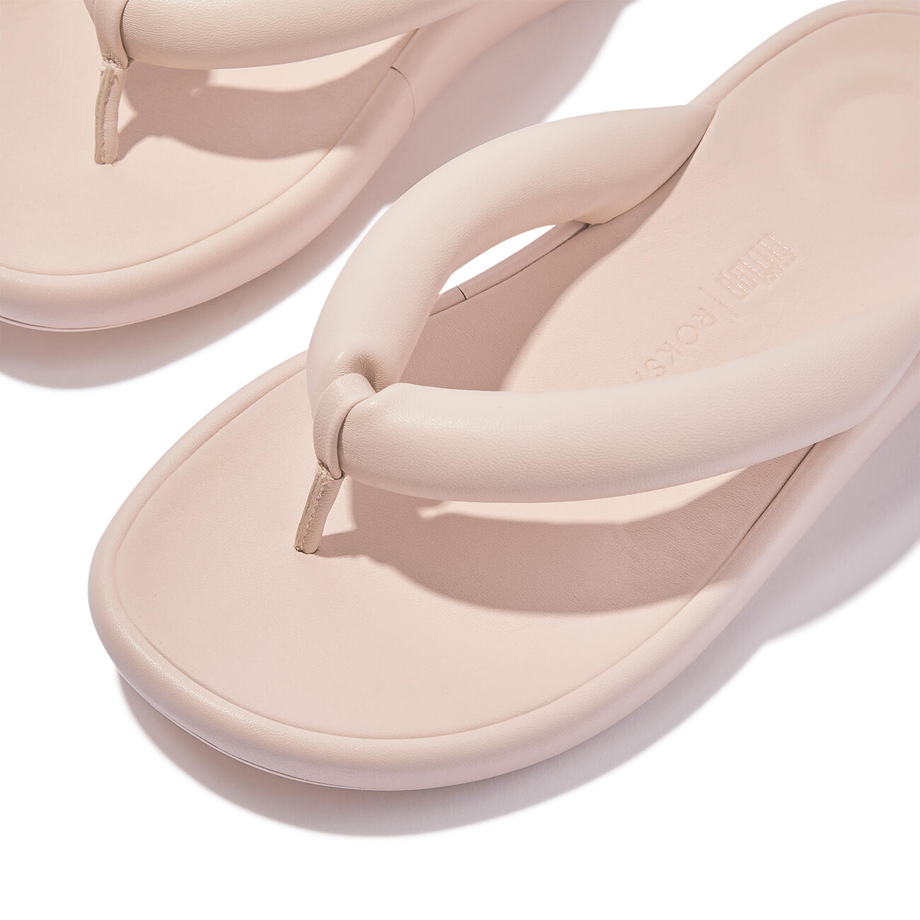 FITFLOP FitFlop Iqushion D-Luxe X Roksanda Pad. Leather Flip-Flops  OYSTER 38 5/7