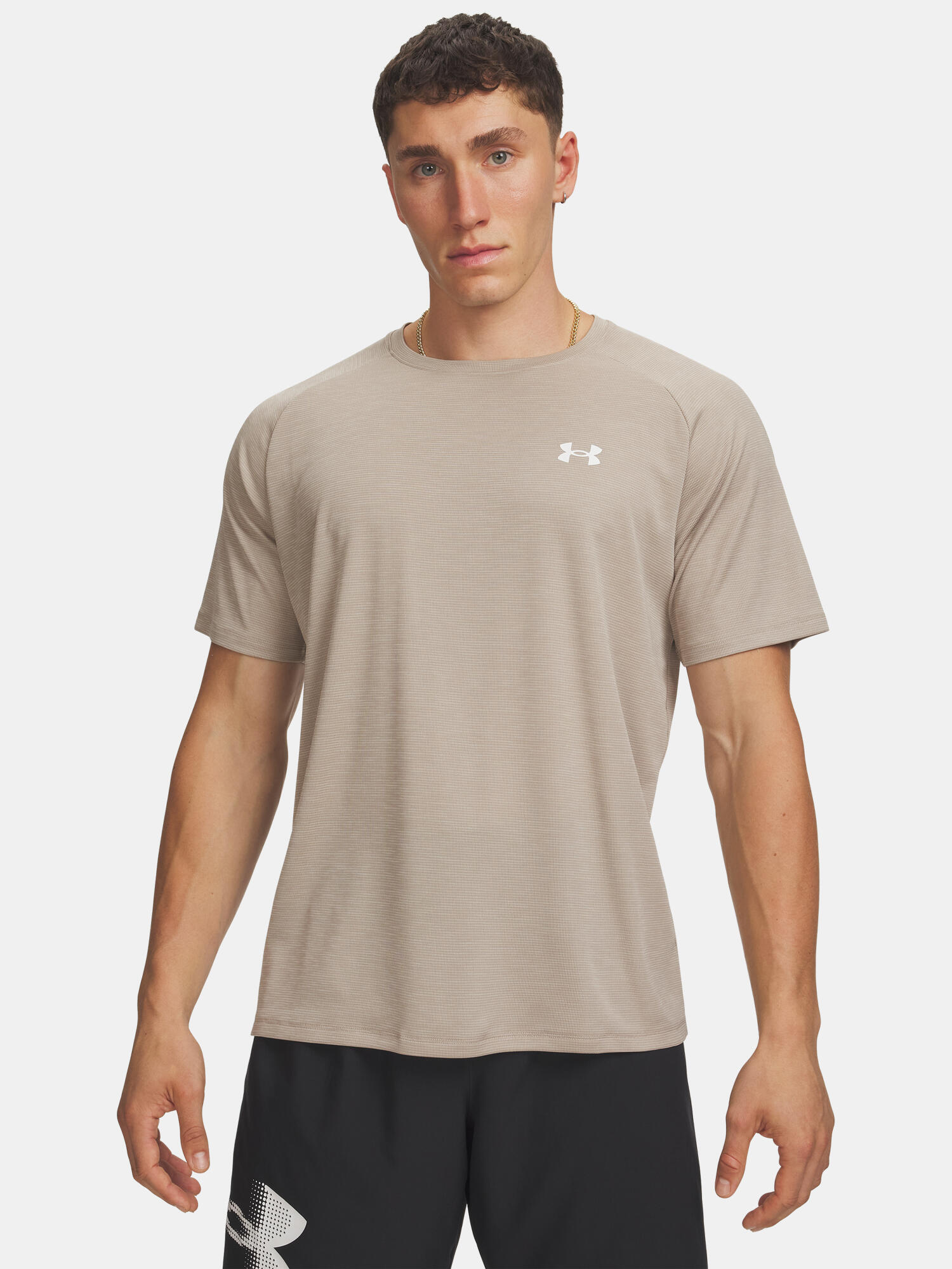 UNDER ARMOUR picture