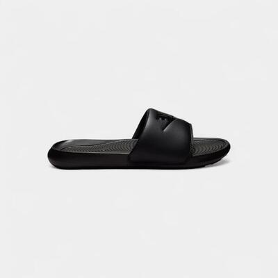 Nike victori one slide triple black