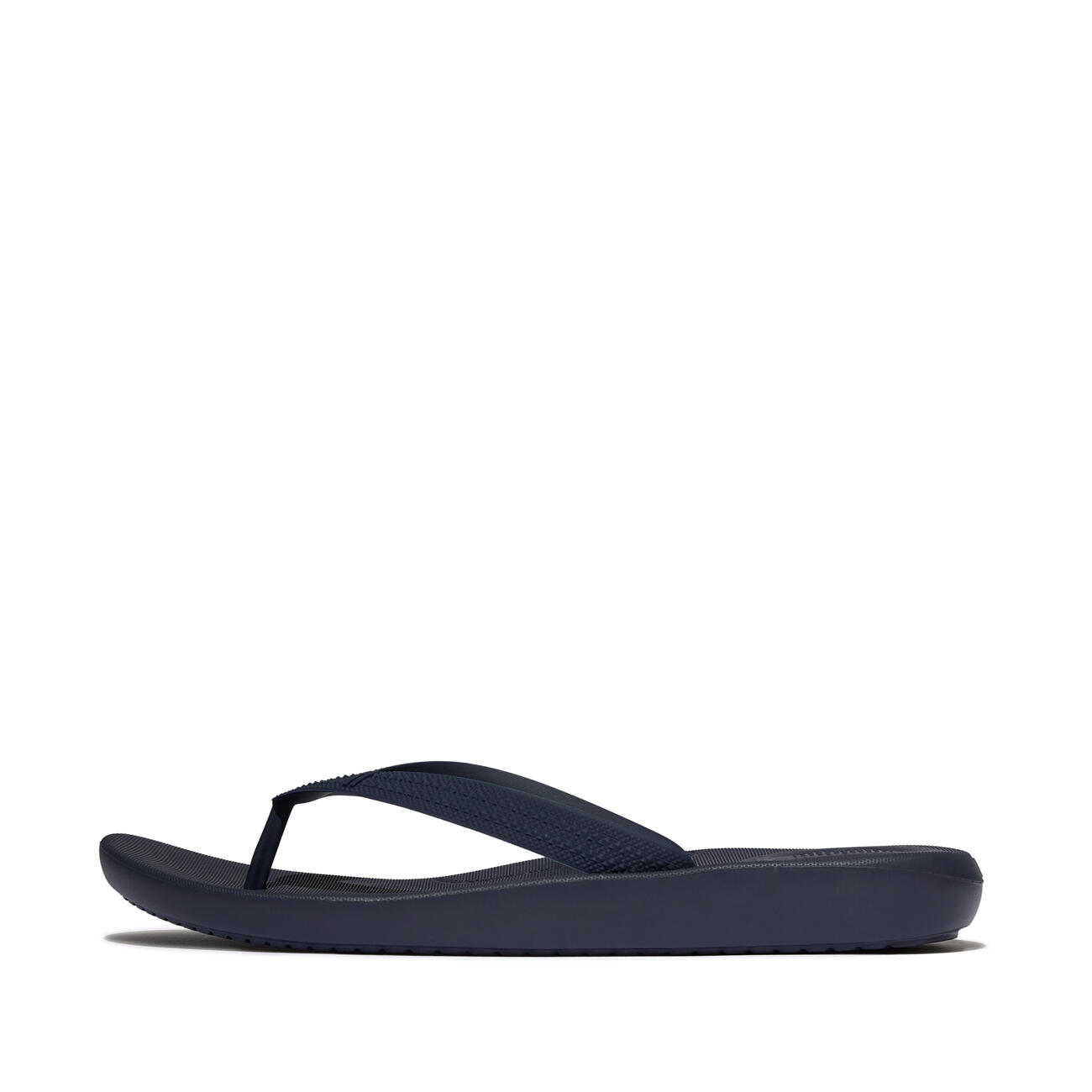 FITFLOP FitFlop Iqushion Mens Textured-Strap Flip-Flops  MIDDERNACHTBLAUW 44 3/7