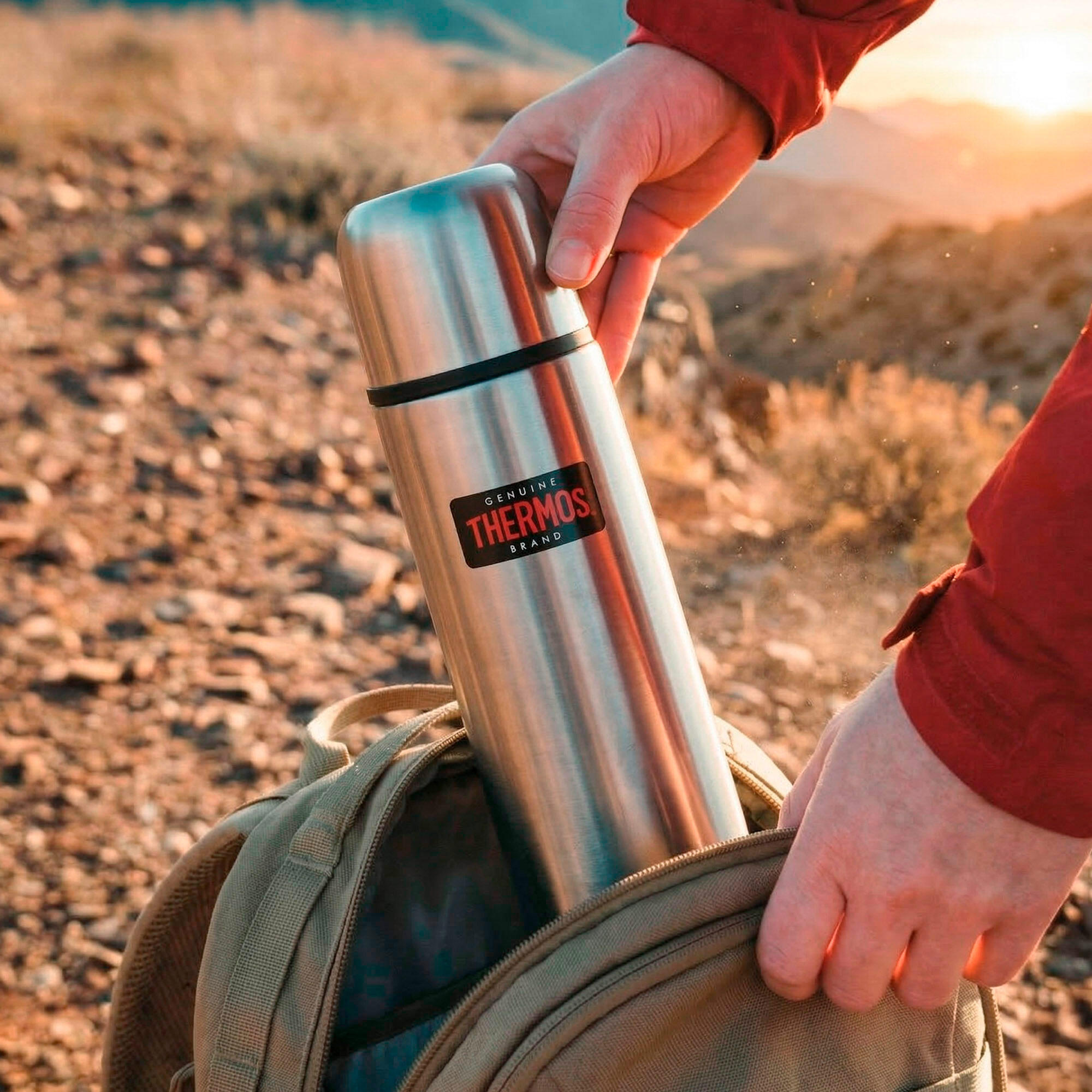 Borraccia thermos da 750 ml in acciaio inox a doppia parete isolata con tumbler 5/7