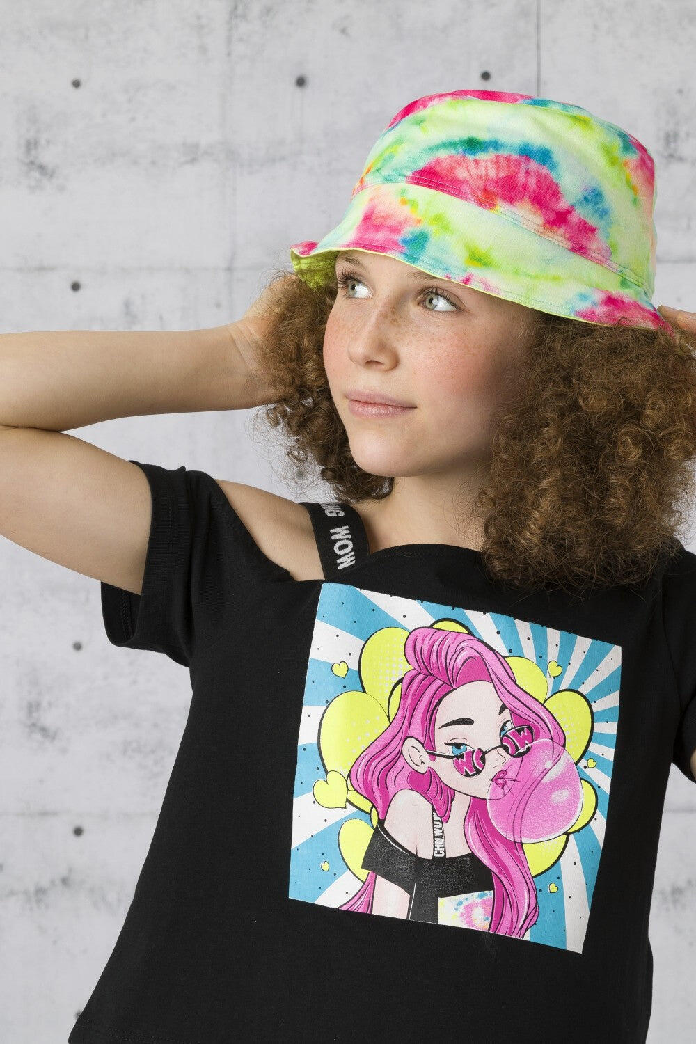Gorro de niña estampado tie dye 1/3