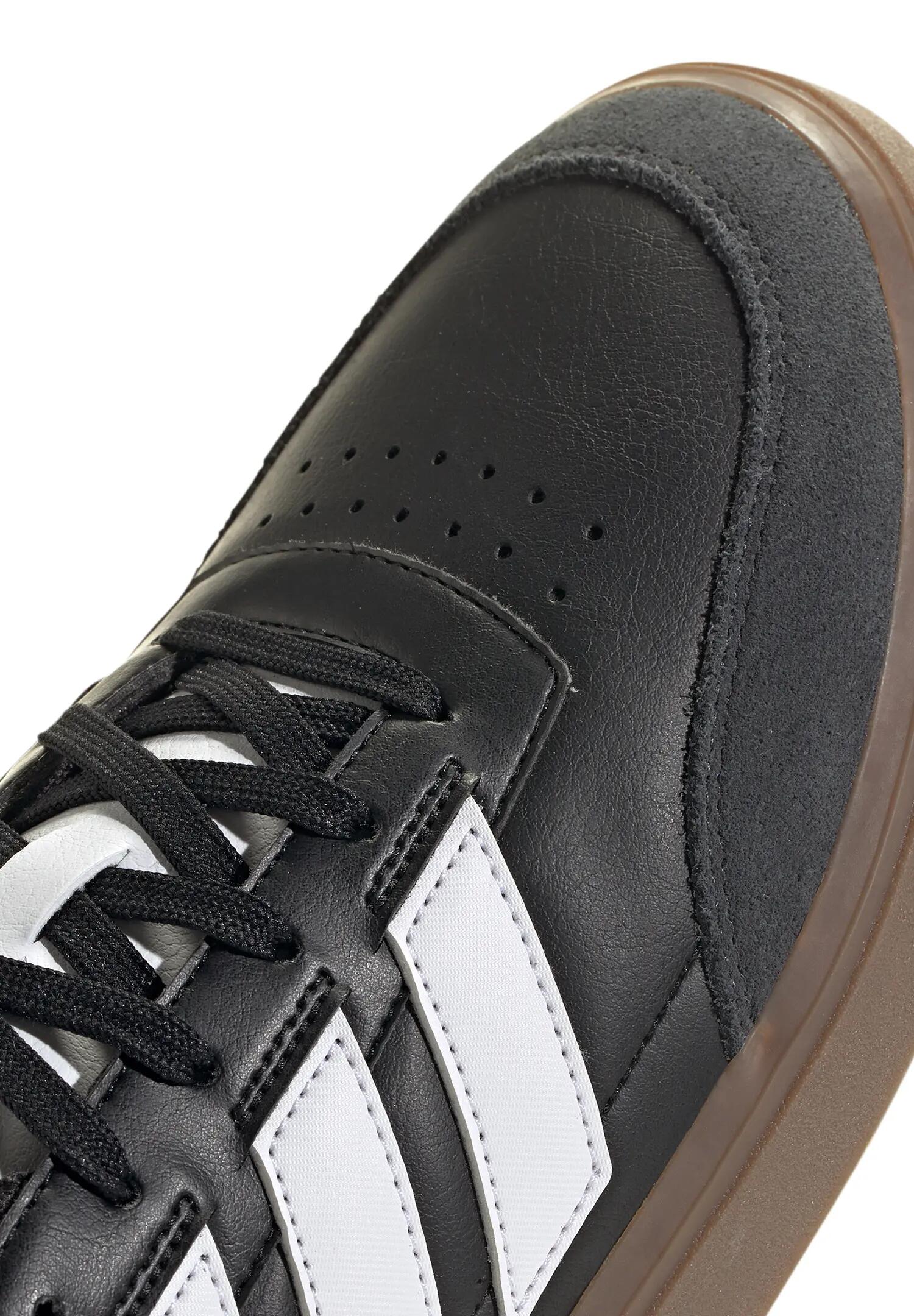 Adidas Herren Courtblock Sneaker, JQ8214, Black White Carbon 7/15
