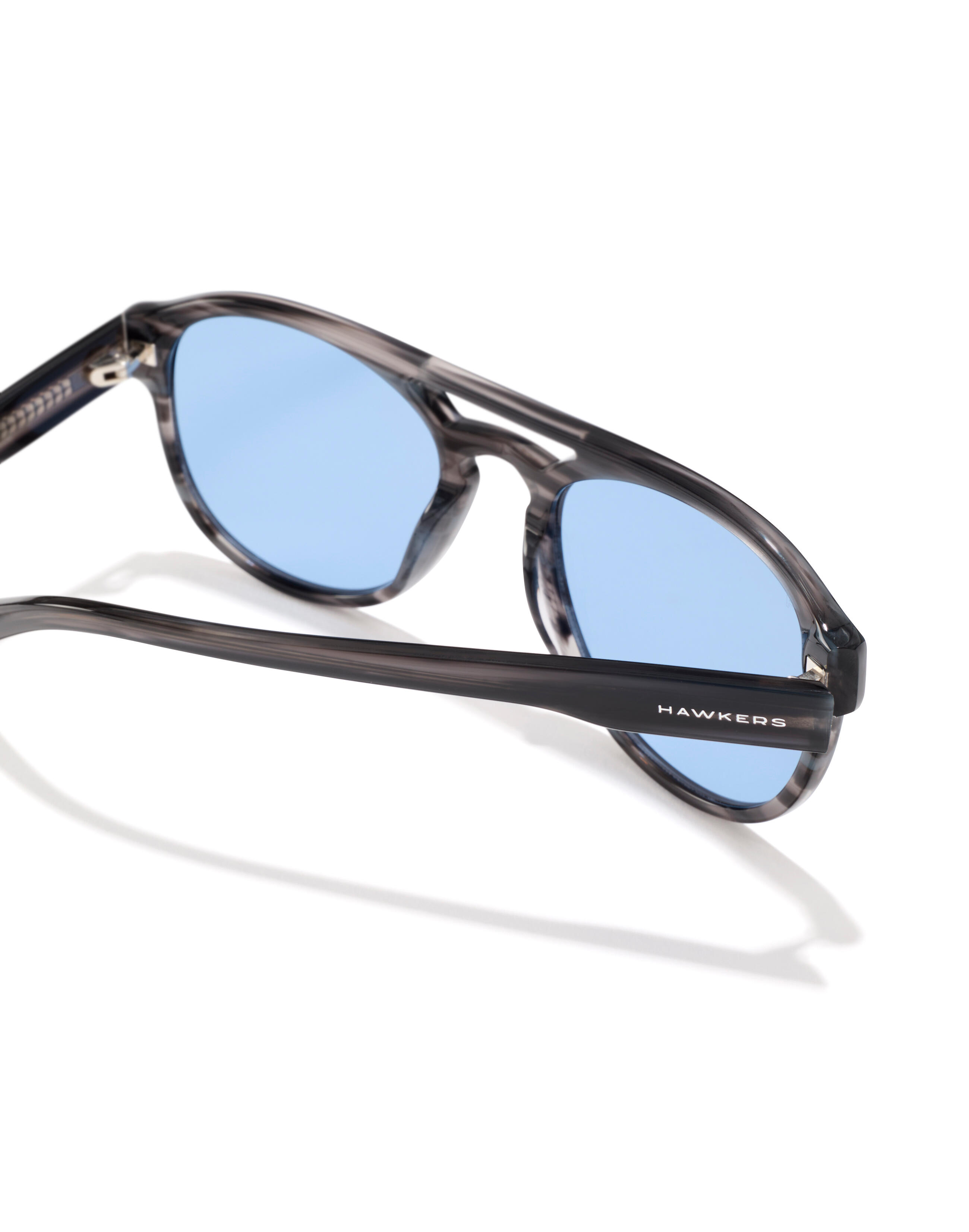 HAWKERS - Lunettes de soleil pour homme et femme DIVER - DEMI GREY BLUEBERRY 4/6