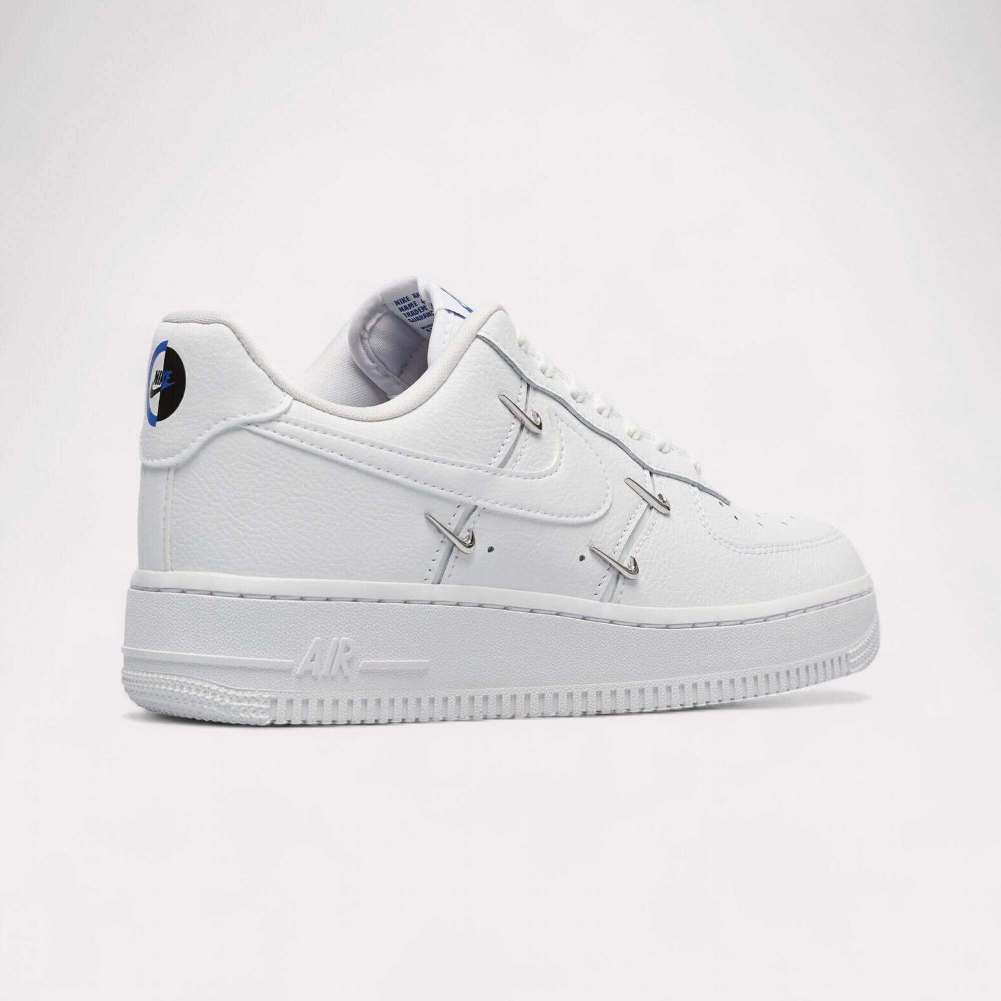 Nike Air Force 1 '07 LX - Damensneaker, weiss mit Hyper Royal-Akzenten 4/5