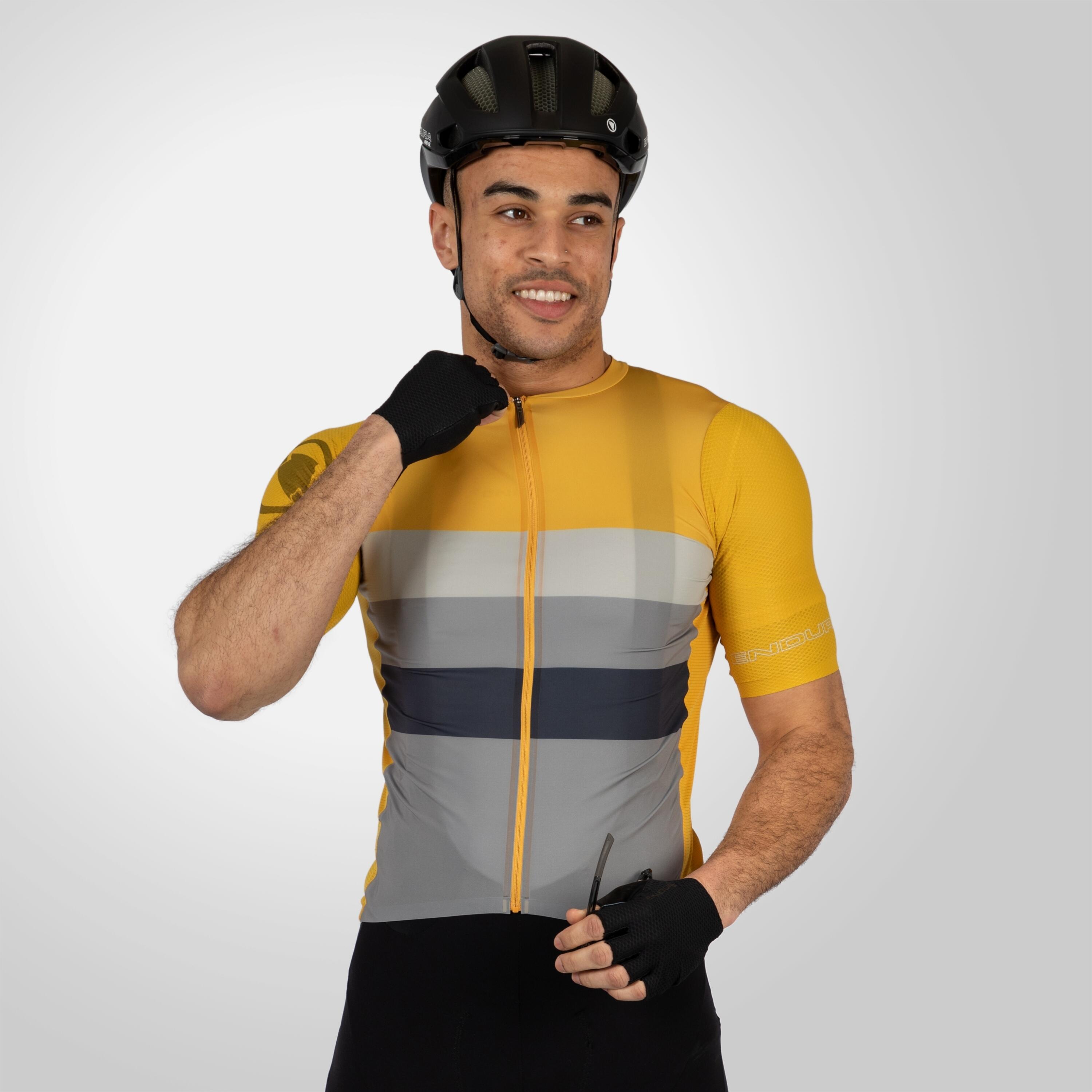 Herren Trikot Mit Leichten Rückentaschen 3/5