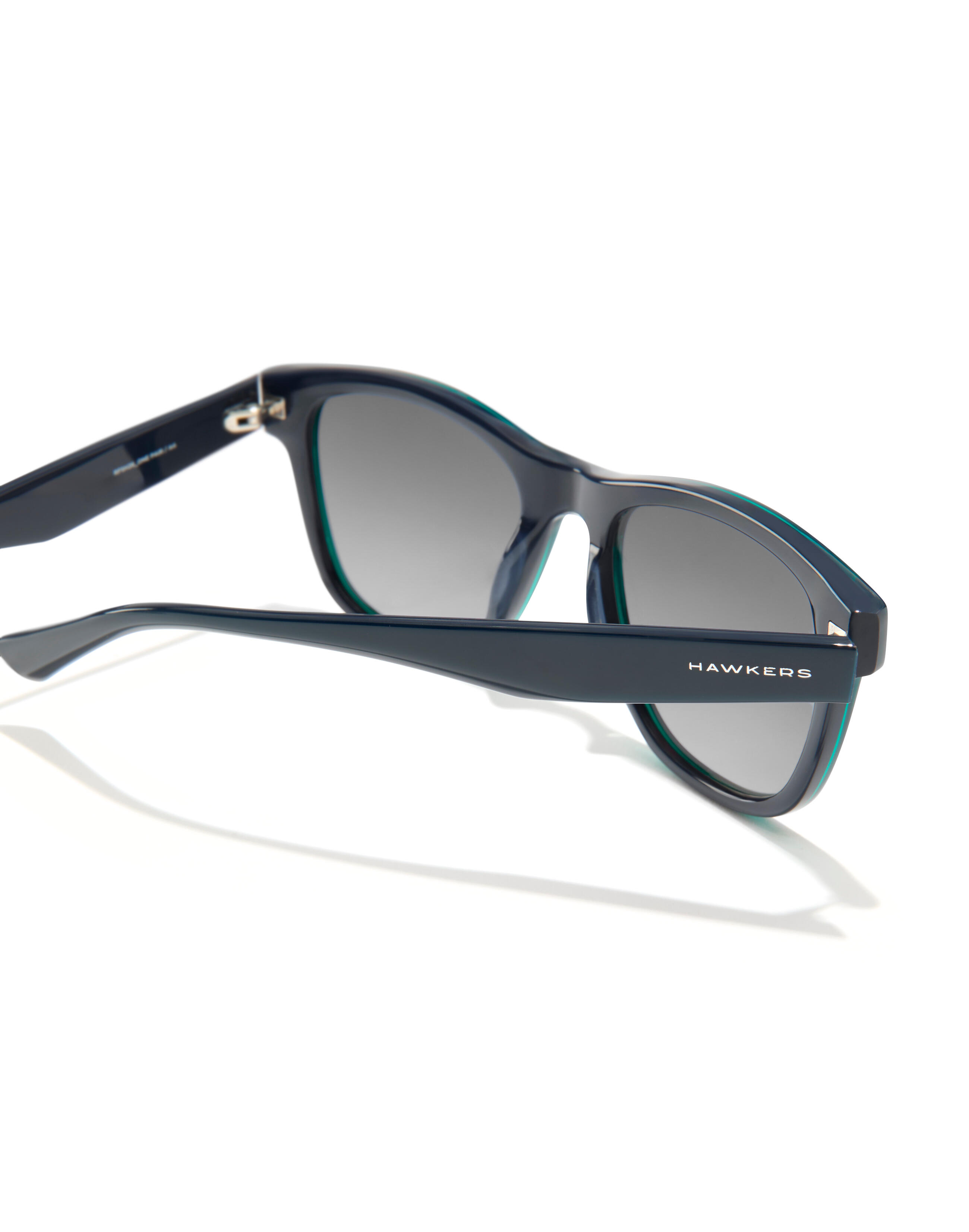 HAWKERS - Lunettes de soleil pour homme et femme ONE PAIR DARK BLUE SMOKY BLACK 4/6