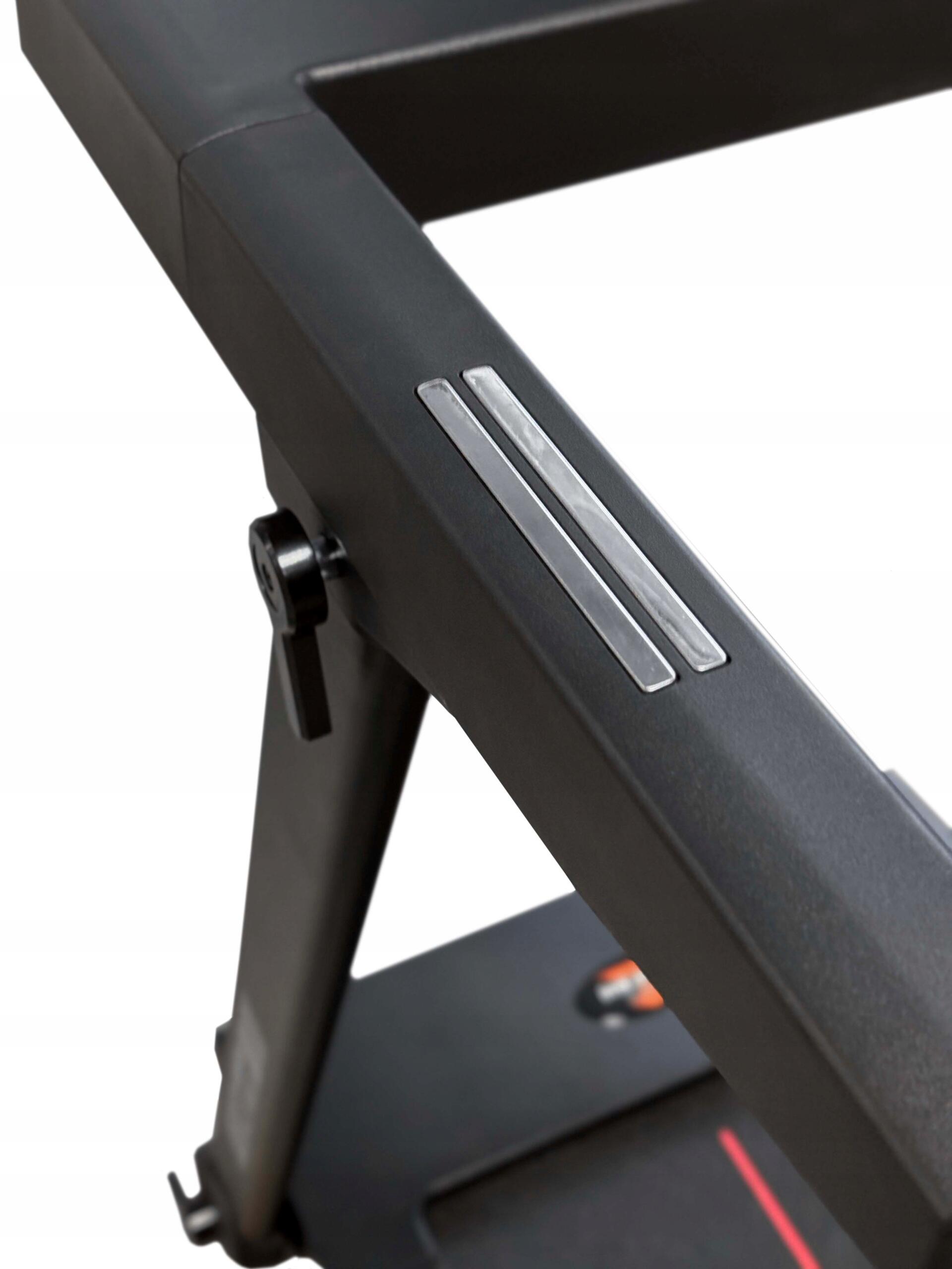Bieżnia elektryczna Hertz-Fitness Run Master 1.5 do 120 kg 4/7