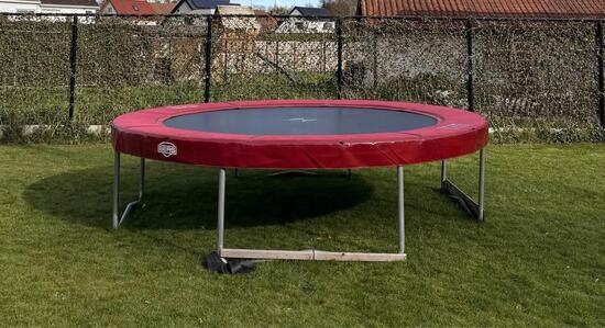 Tussen Particulieren - Trampoline Berg Elite+ 330cm