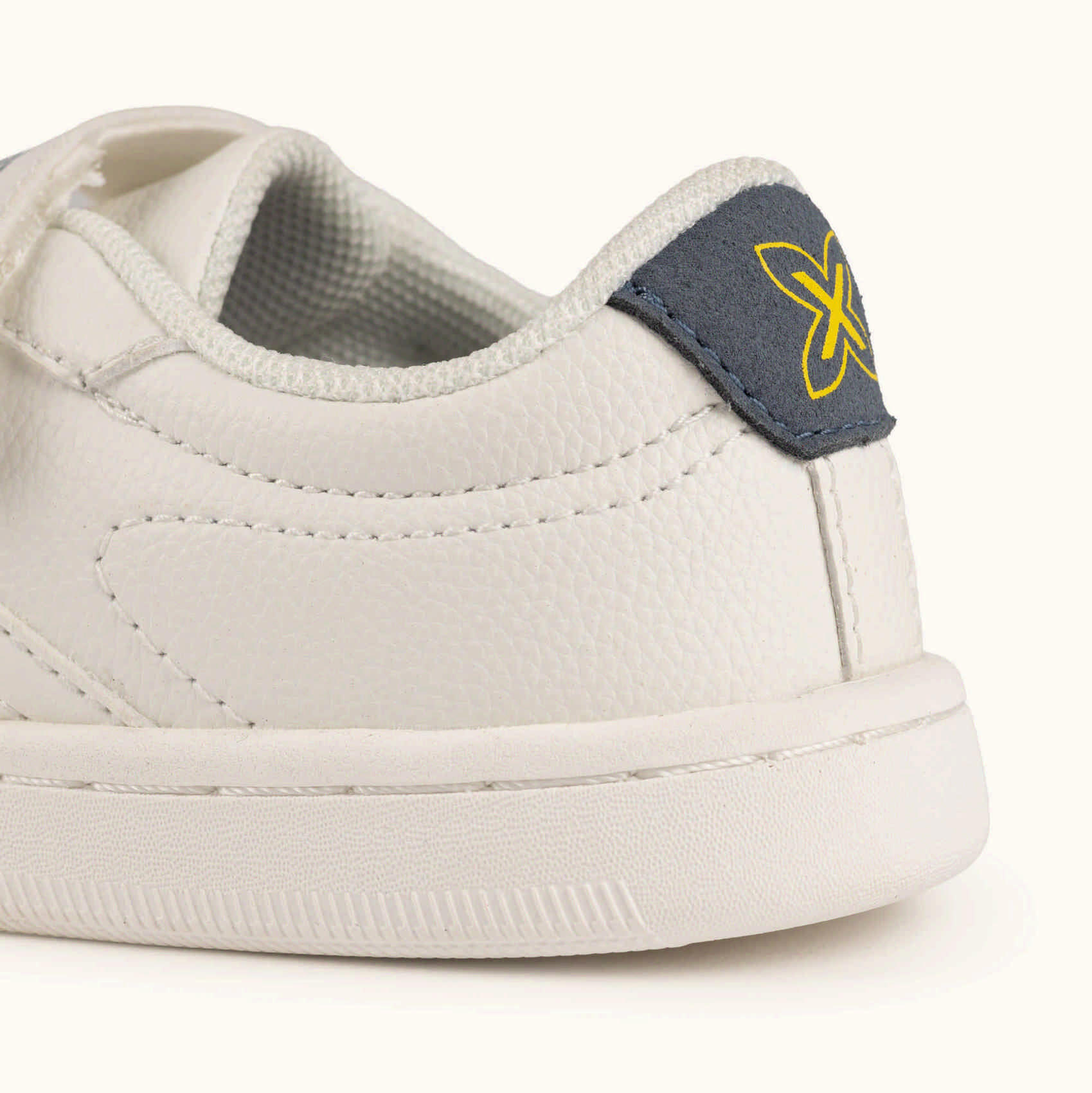 MUNICH MINI OPEN VCO 02 Zapatilla casual infantil blanca con detalles en azul 2/5
